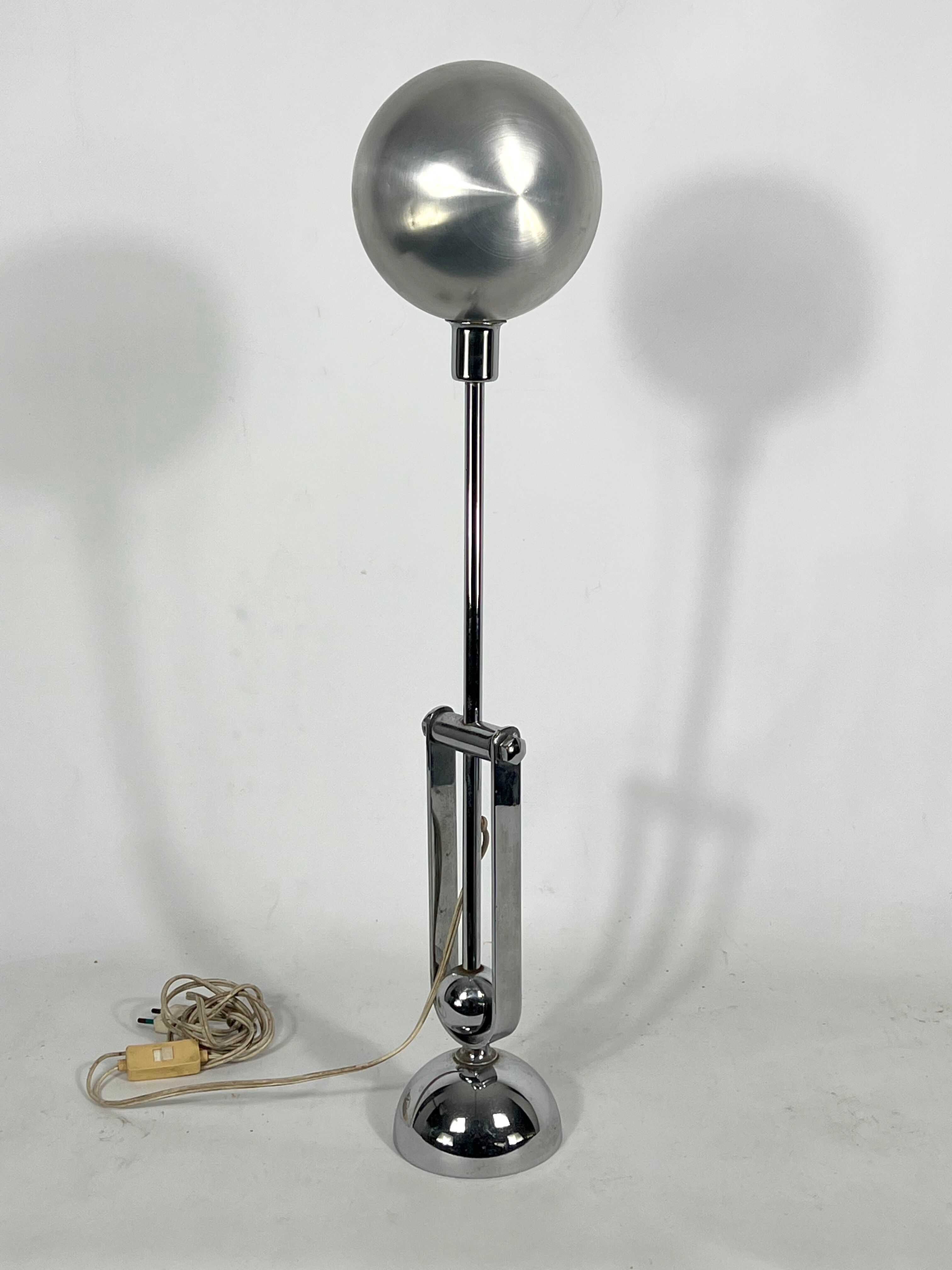 Mid-century Modern Italian chrome counterweight table lamp from 70s