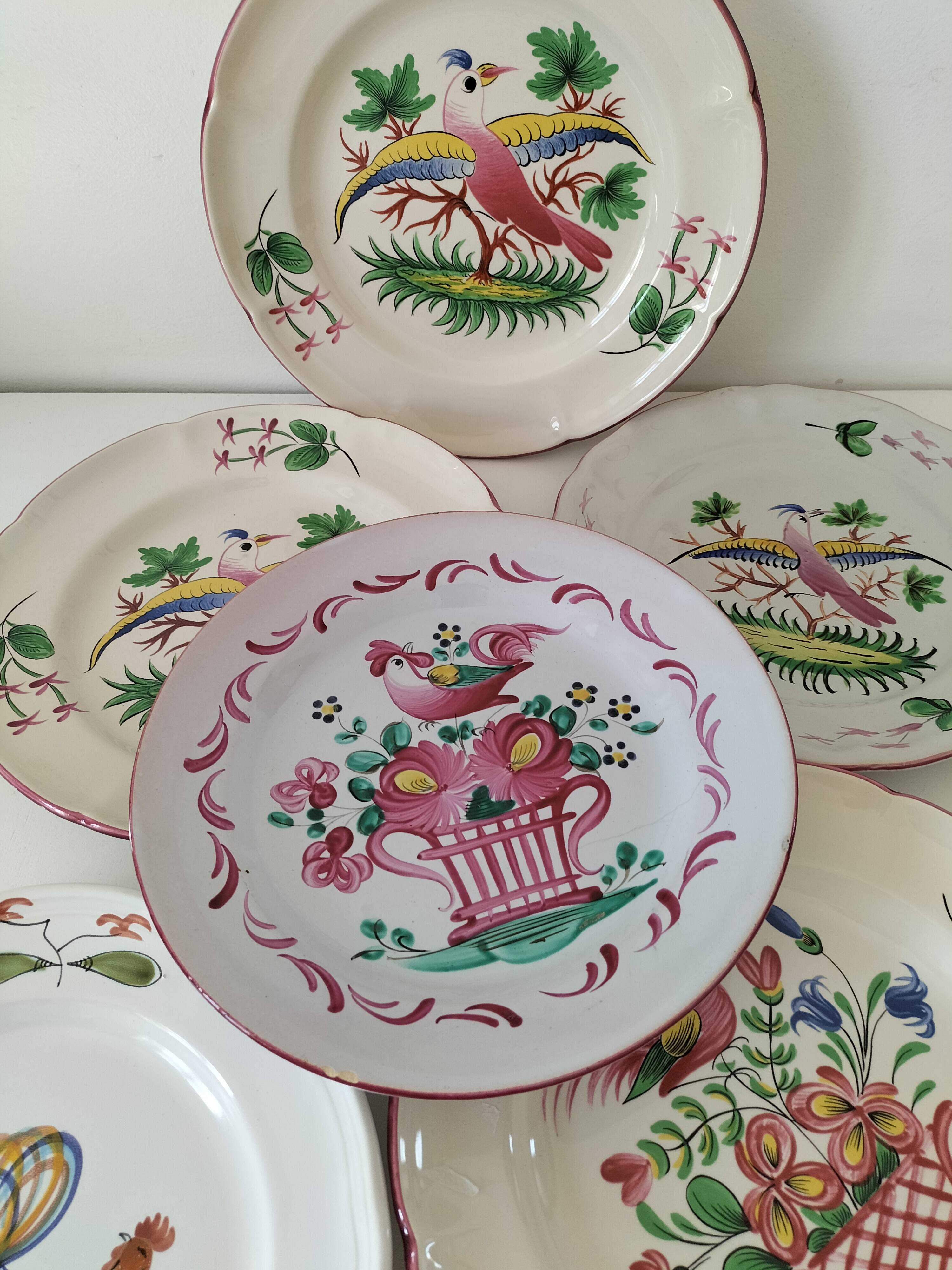 Set of 6 plates with birds and roosters.