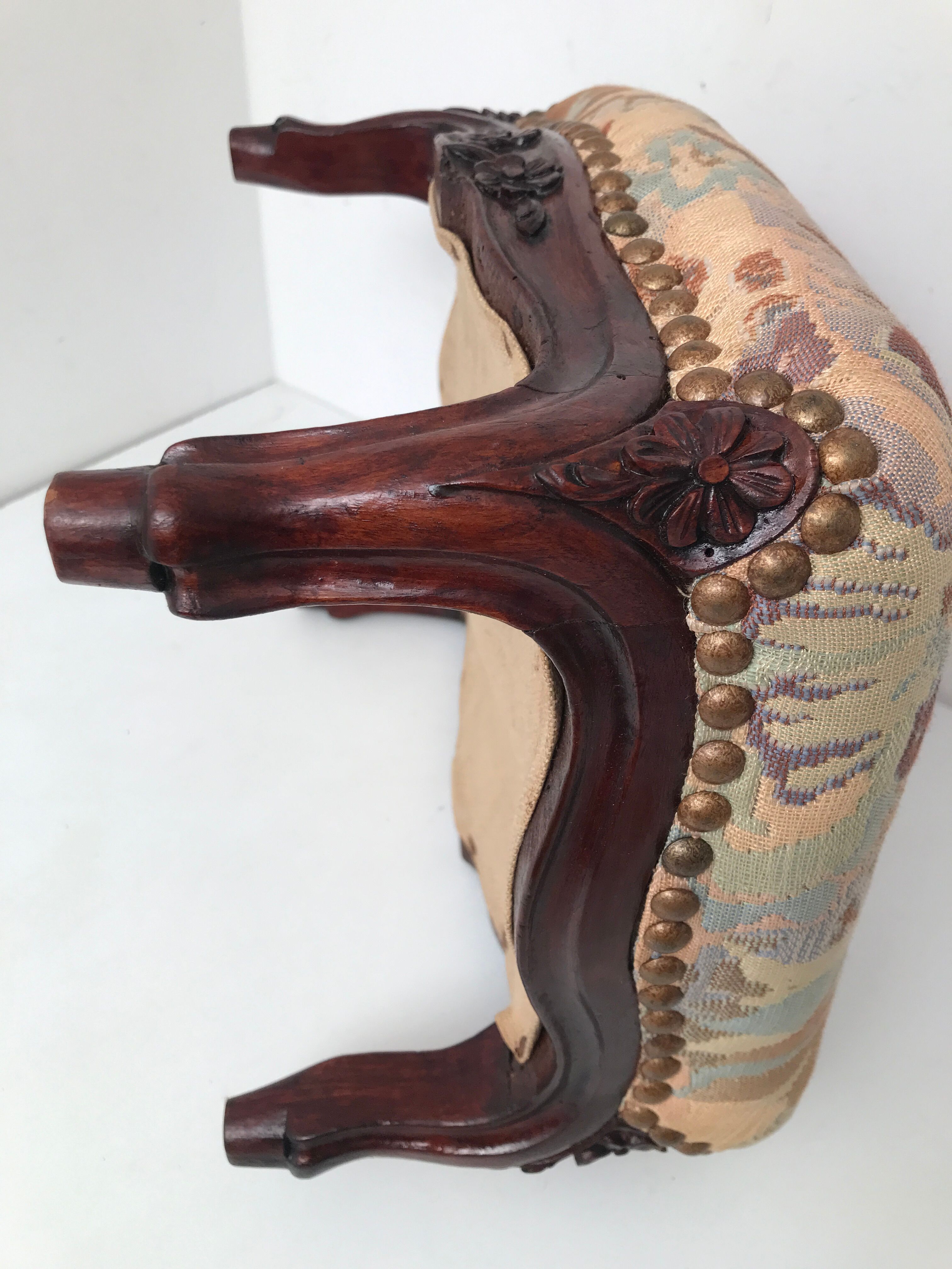 Footrest in vintage upholstered wood Louis IV style