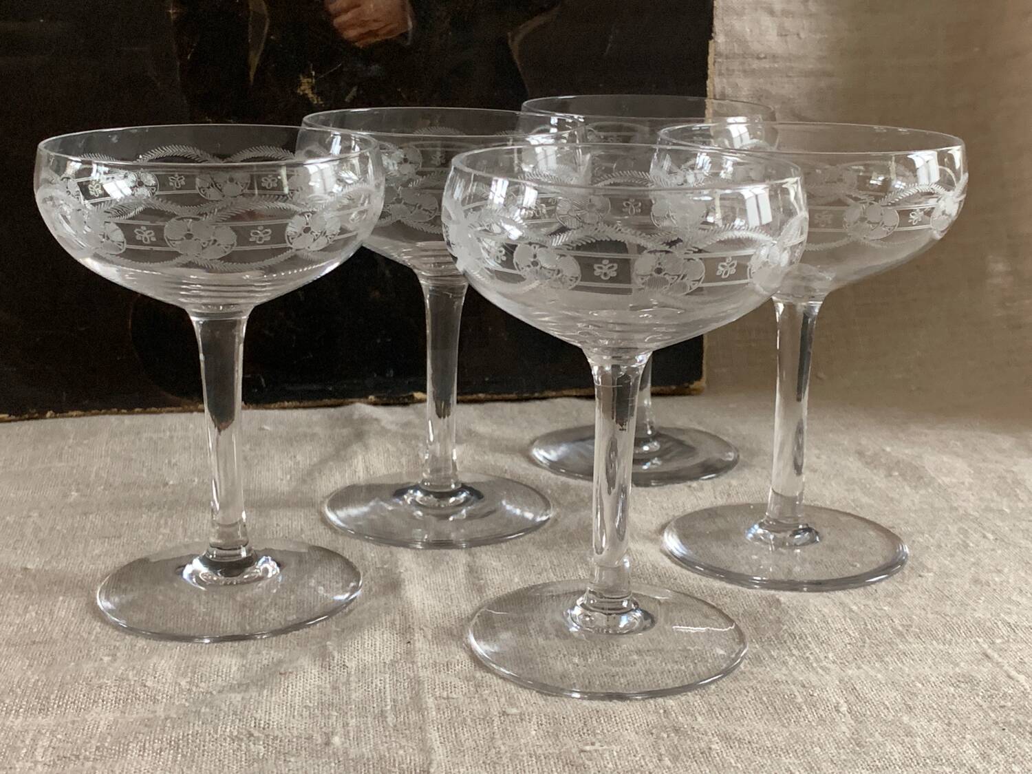 5 coupes à champagne en cristal gravé