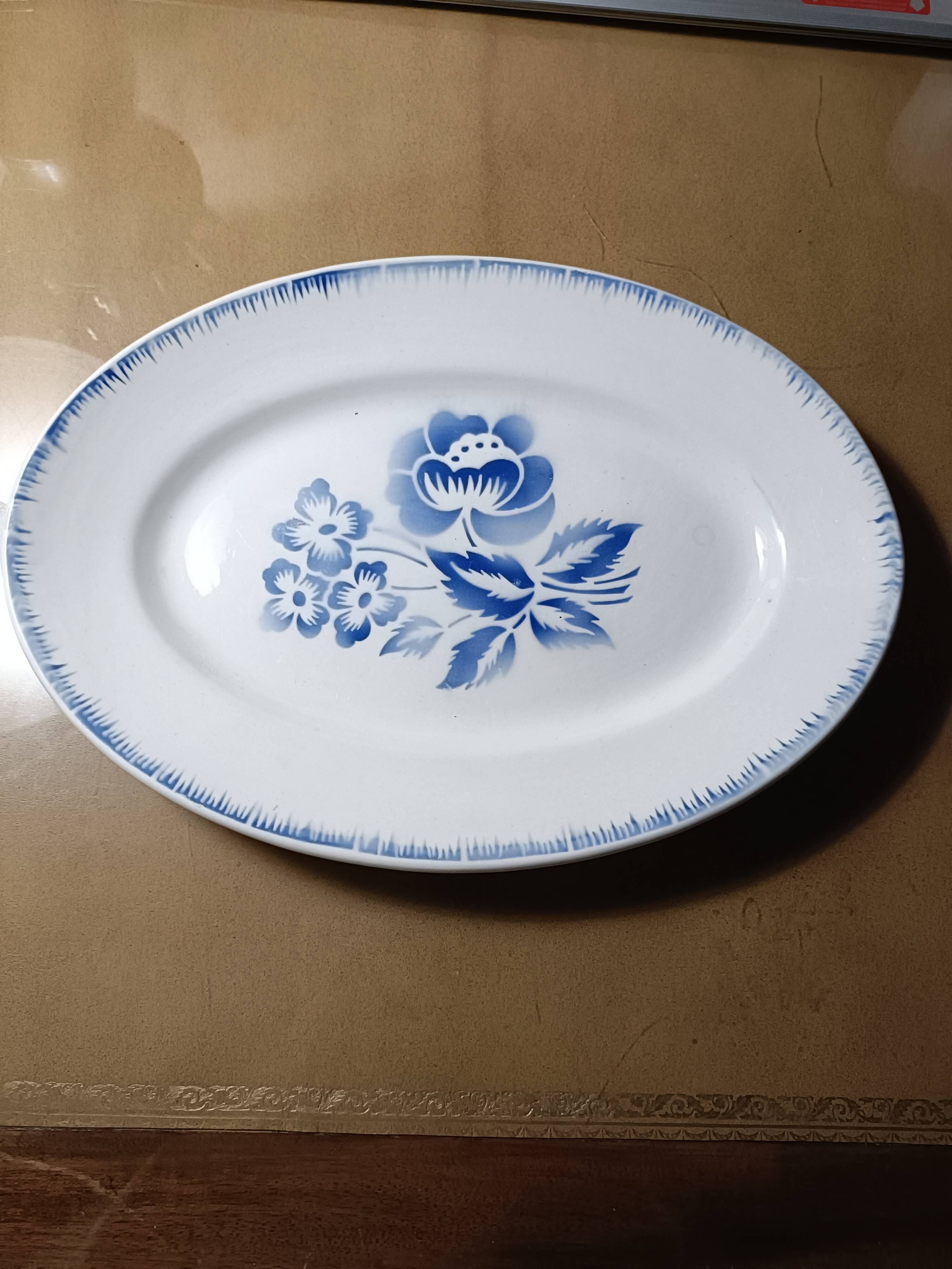 Digoin Sarreguemines oval dish with Simone decoration