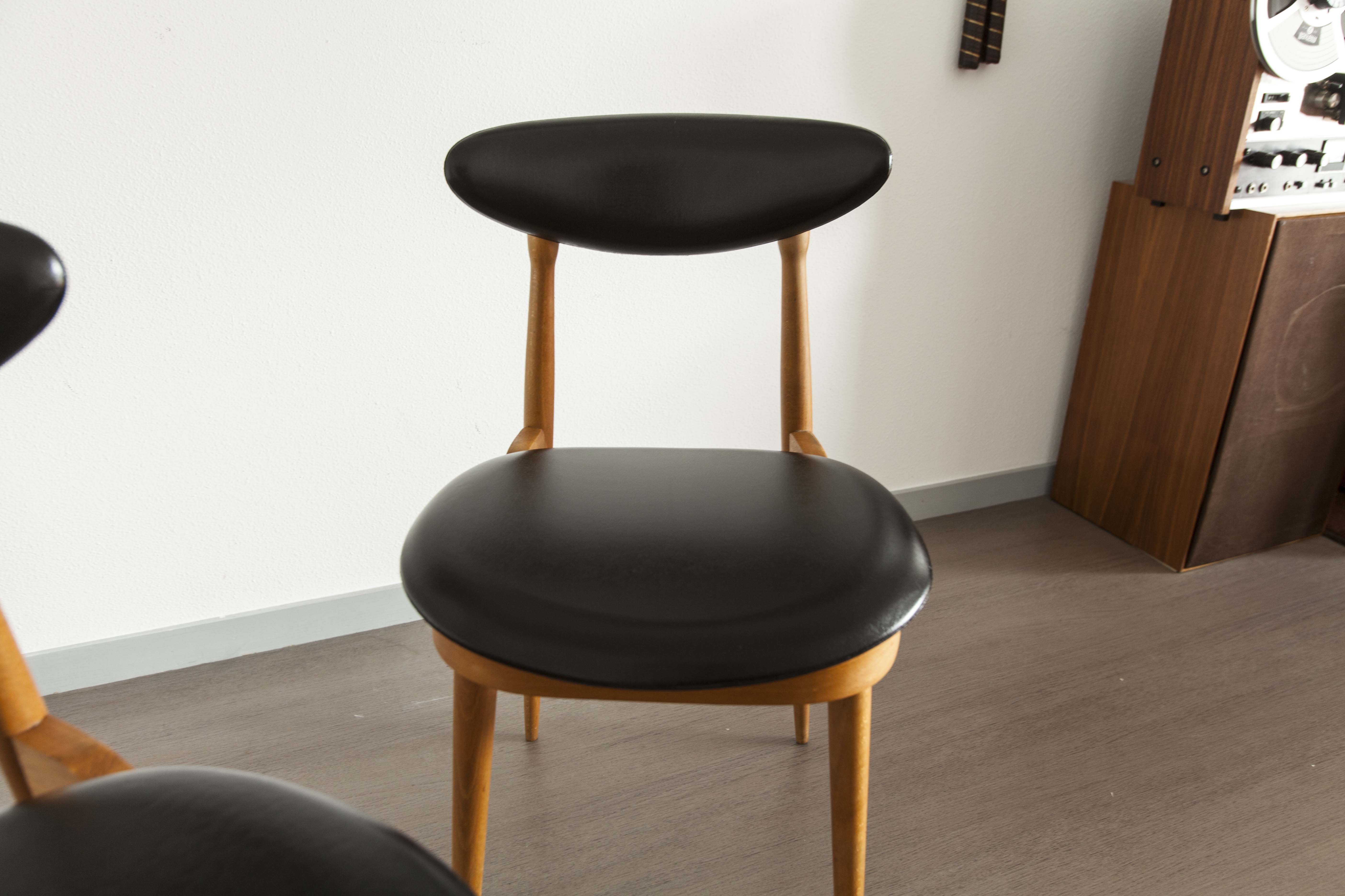 Pair of chairs  Baumann modèle "pégase"