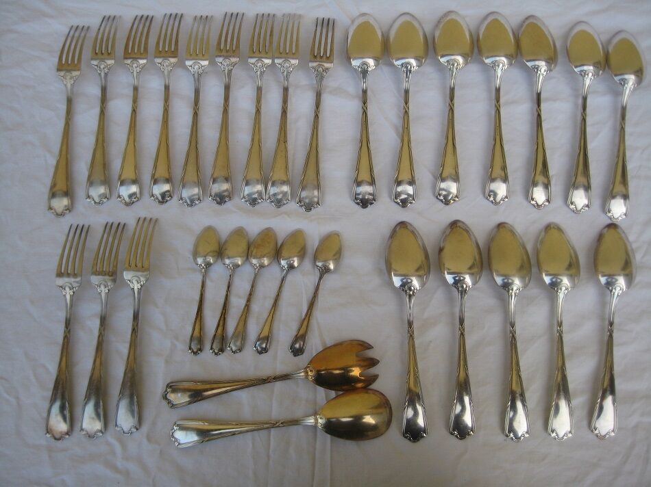 Former Housewife silversmith Deetjen100