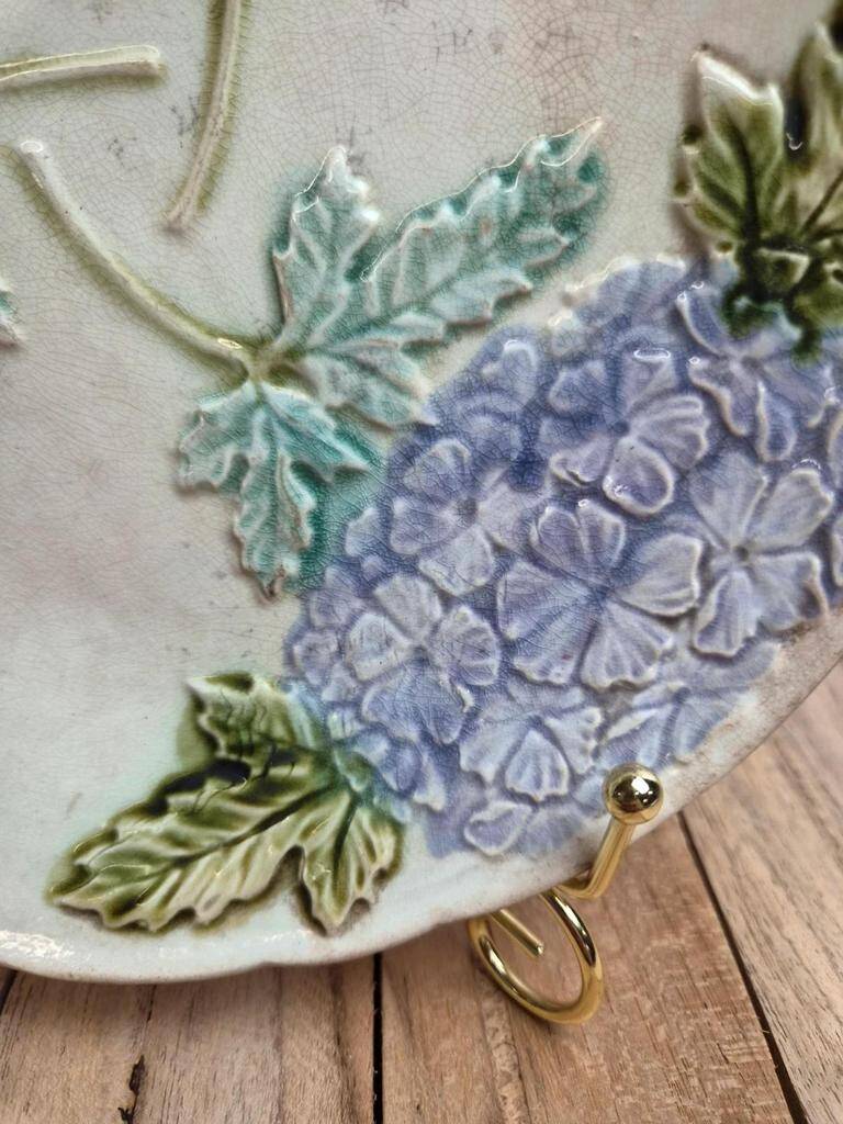 Antique majolica plate – Raised decoration of mauve hydrangeas – Art Nouveau