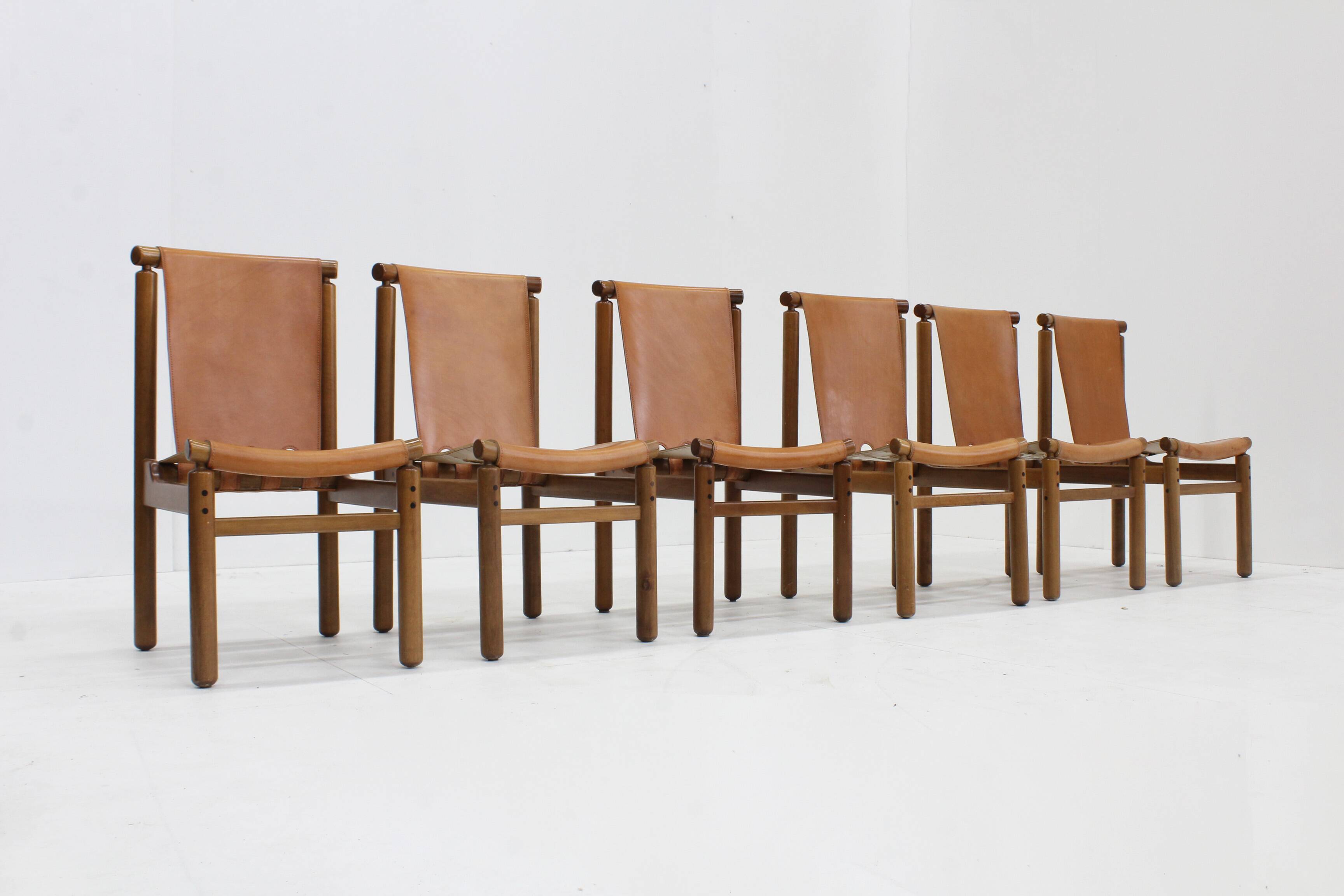 Chaises de salle à manger en cuir italien style Mid-Century, signées Ilmari Tapiovaara, lot de 6