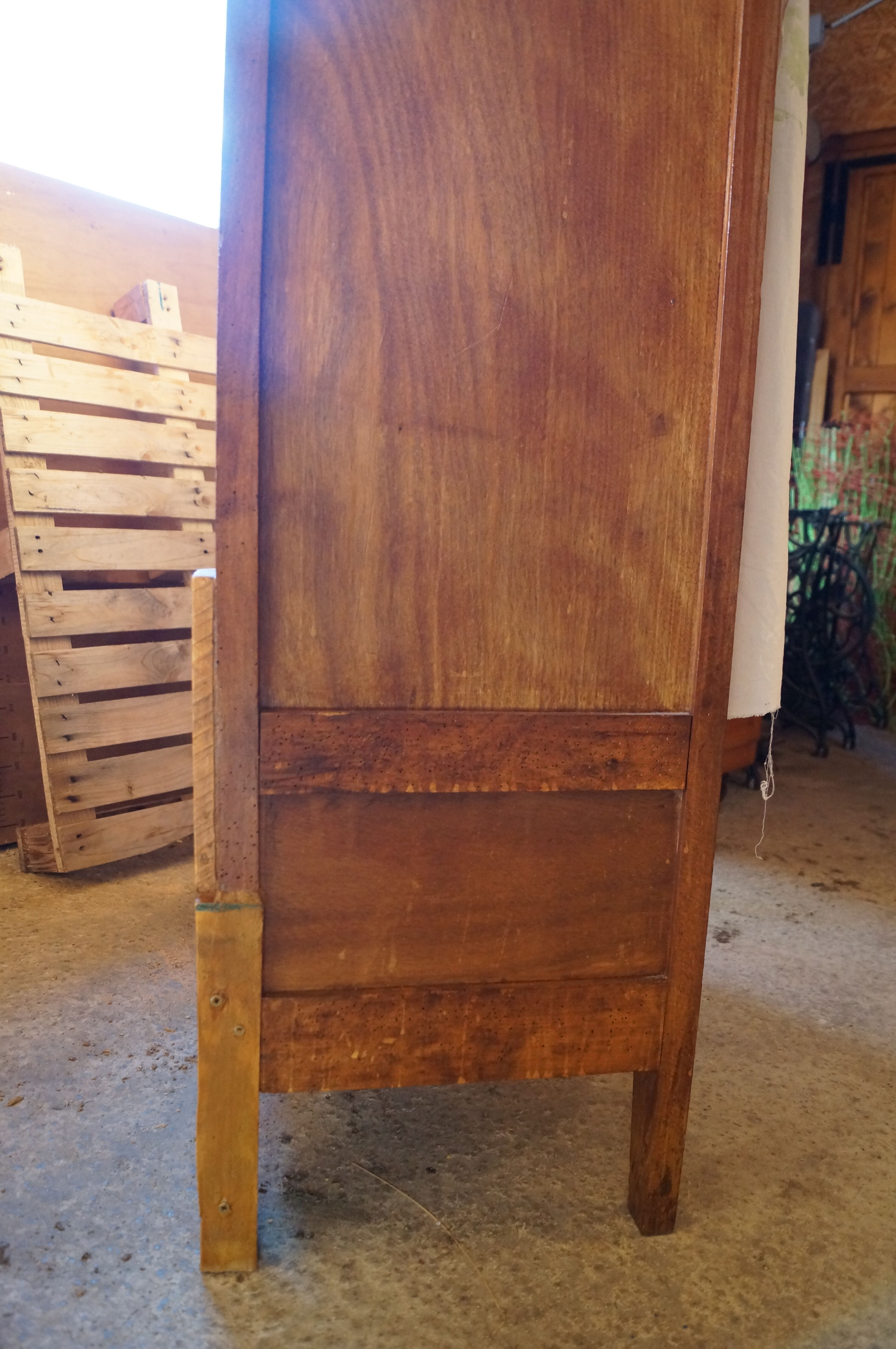 Refreshed shelf cabinet