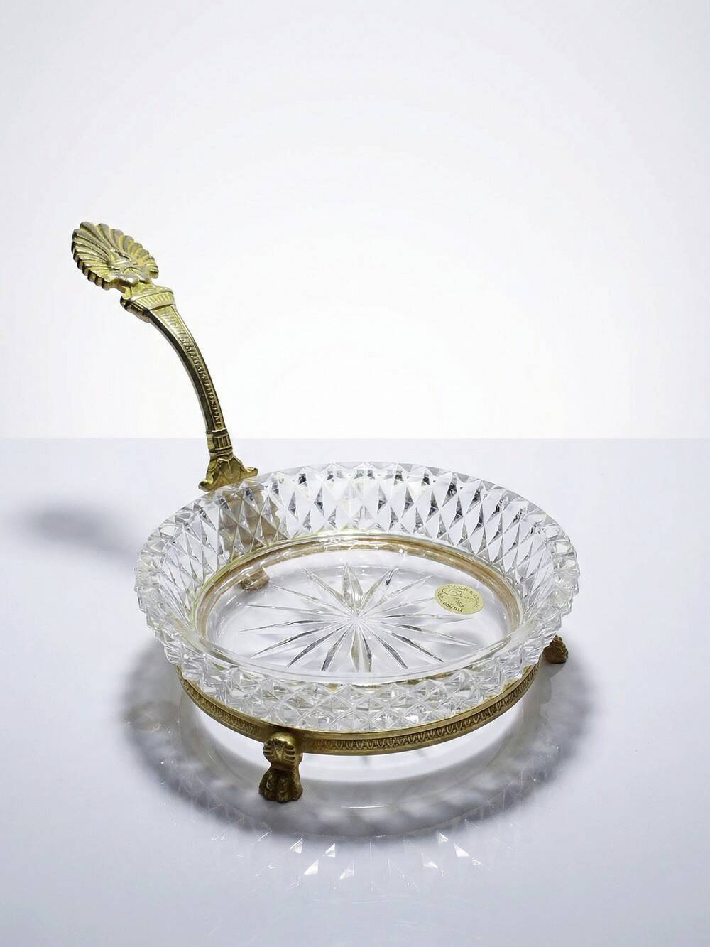 Crystal vide-poche from Sèvres, created by L. Seiler, with an antique gold mount.