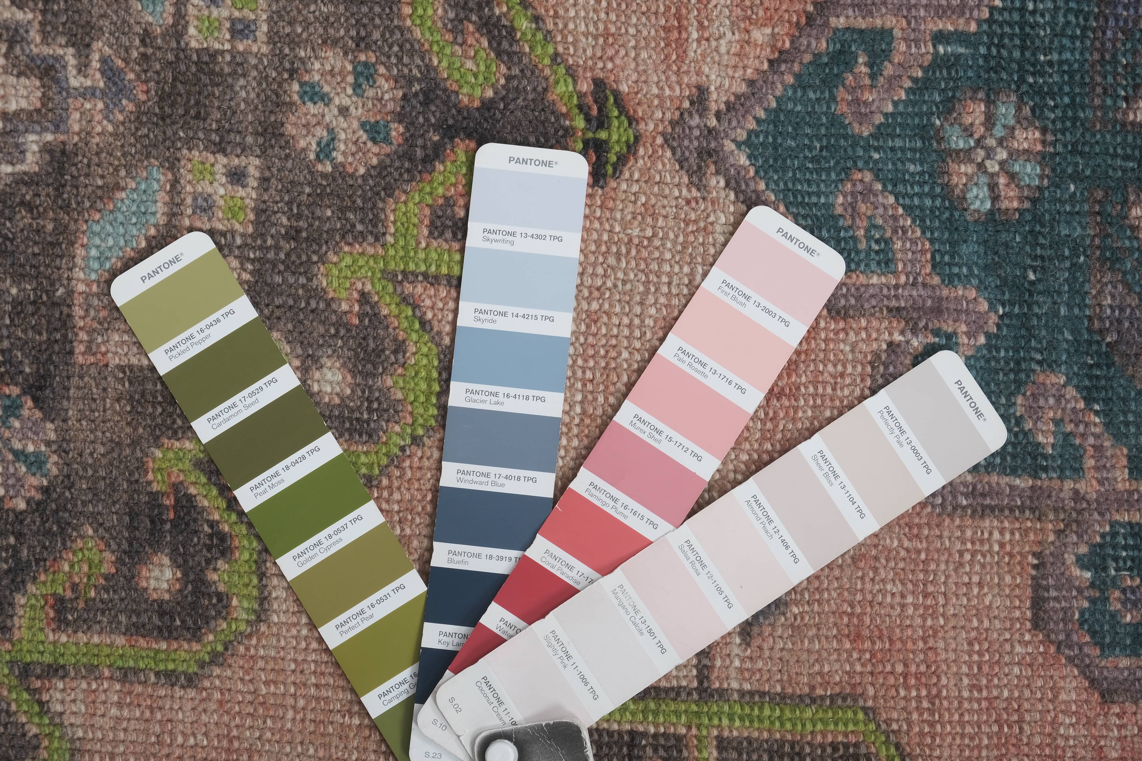 Vintage turkish rug from oushak, hand-woven 90x492 cm