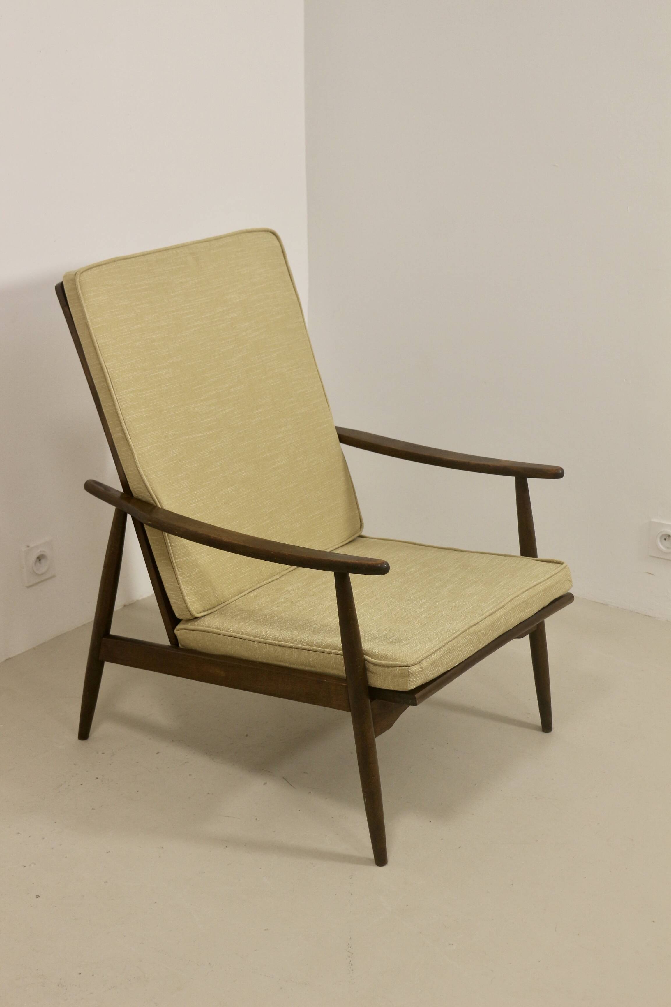 Scandinavian armchair 1960 curved armrests. Ref Cesaria