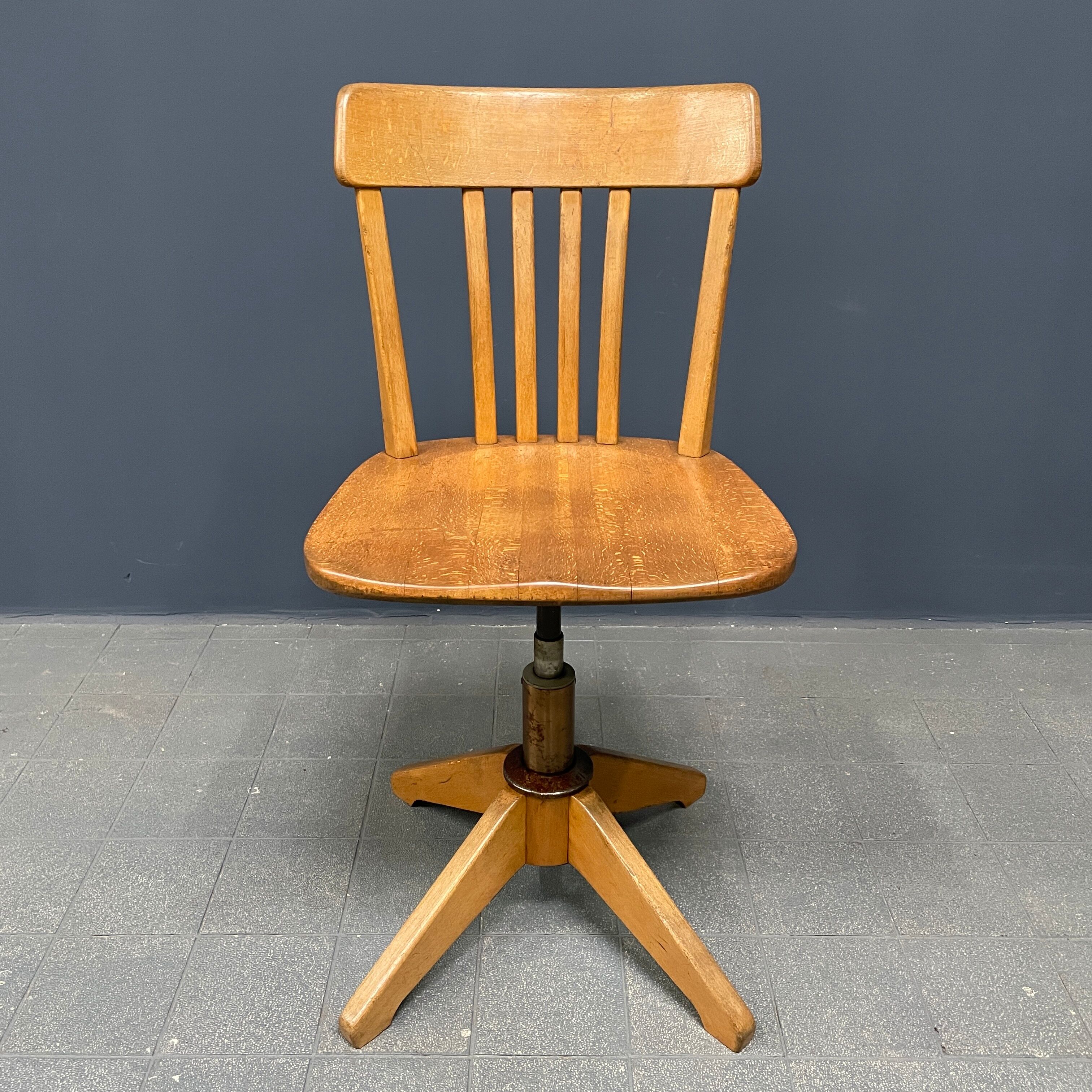 Beechwood Sedus desk chair from the 1950s.
