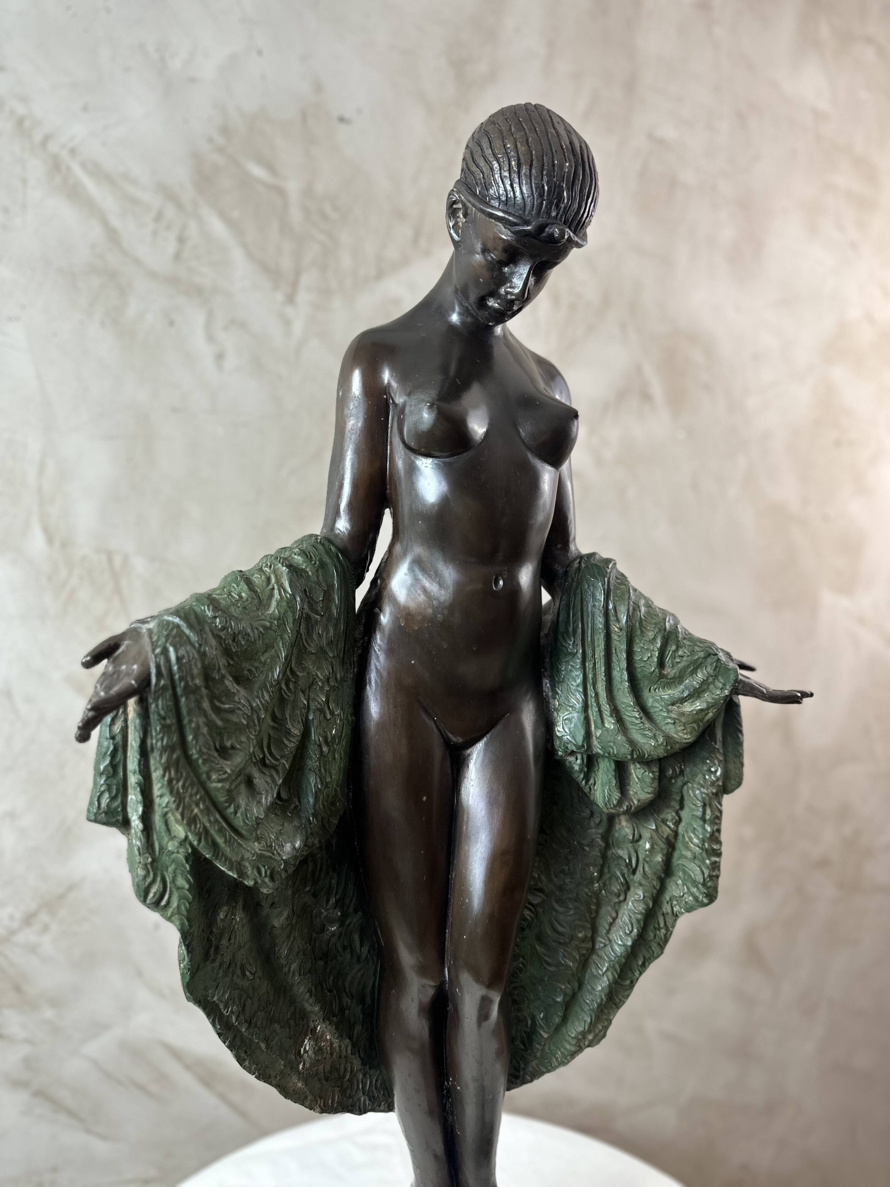 Sculpture art deco