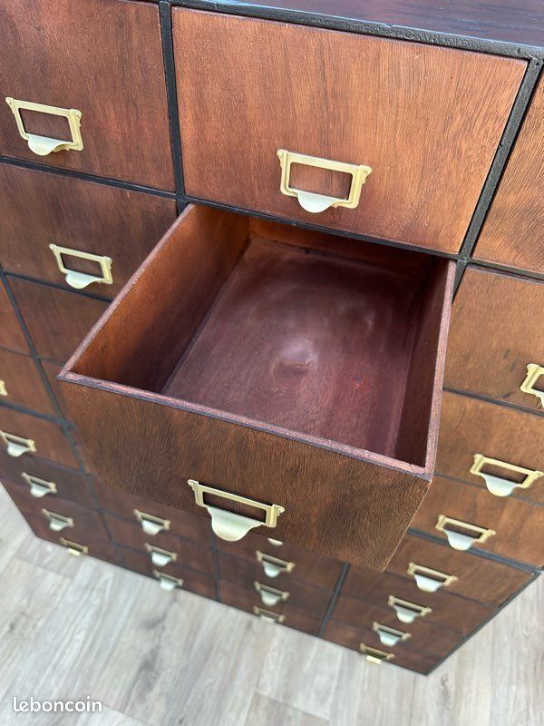 Industrial workbench - 37 drawers