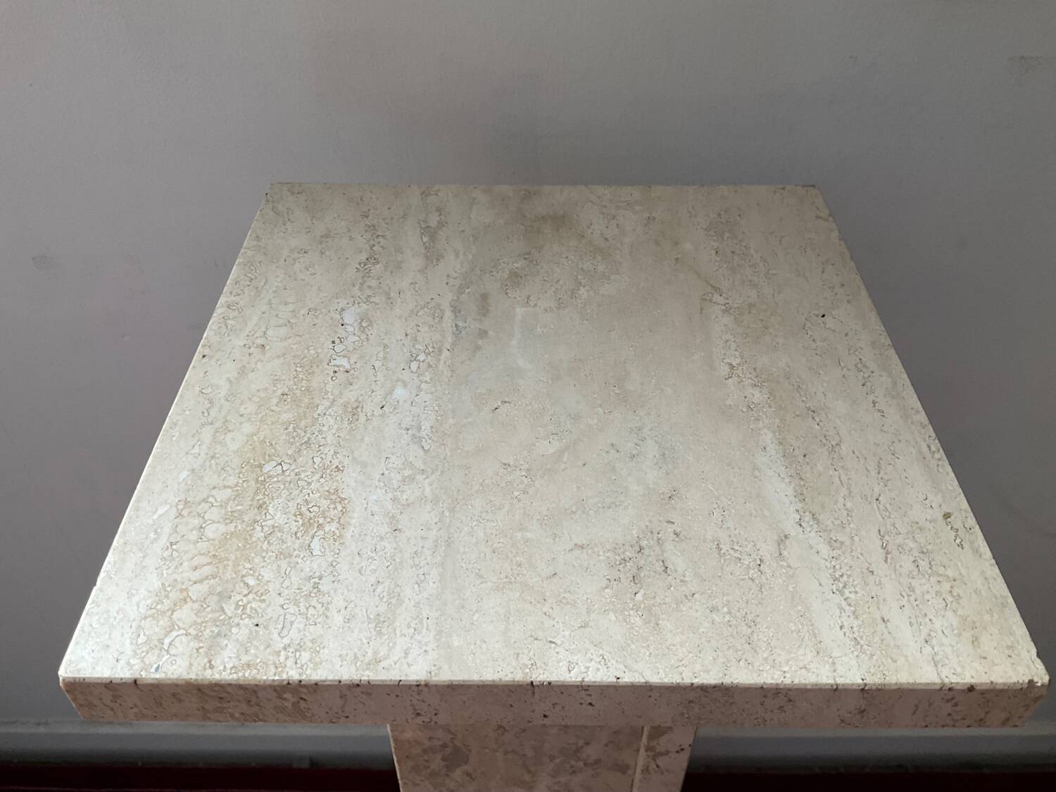 Vintage travertine harness