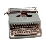 Typewriter Olivetti Lettera 22