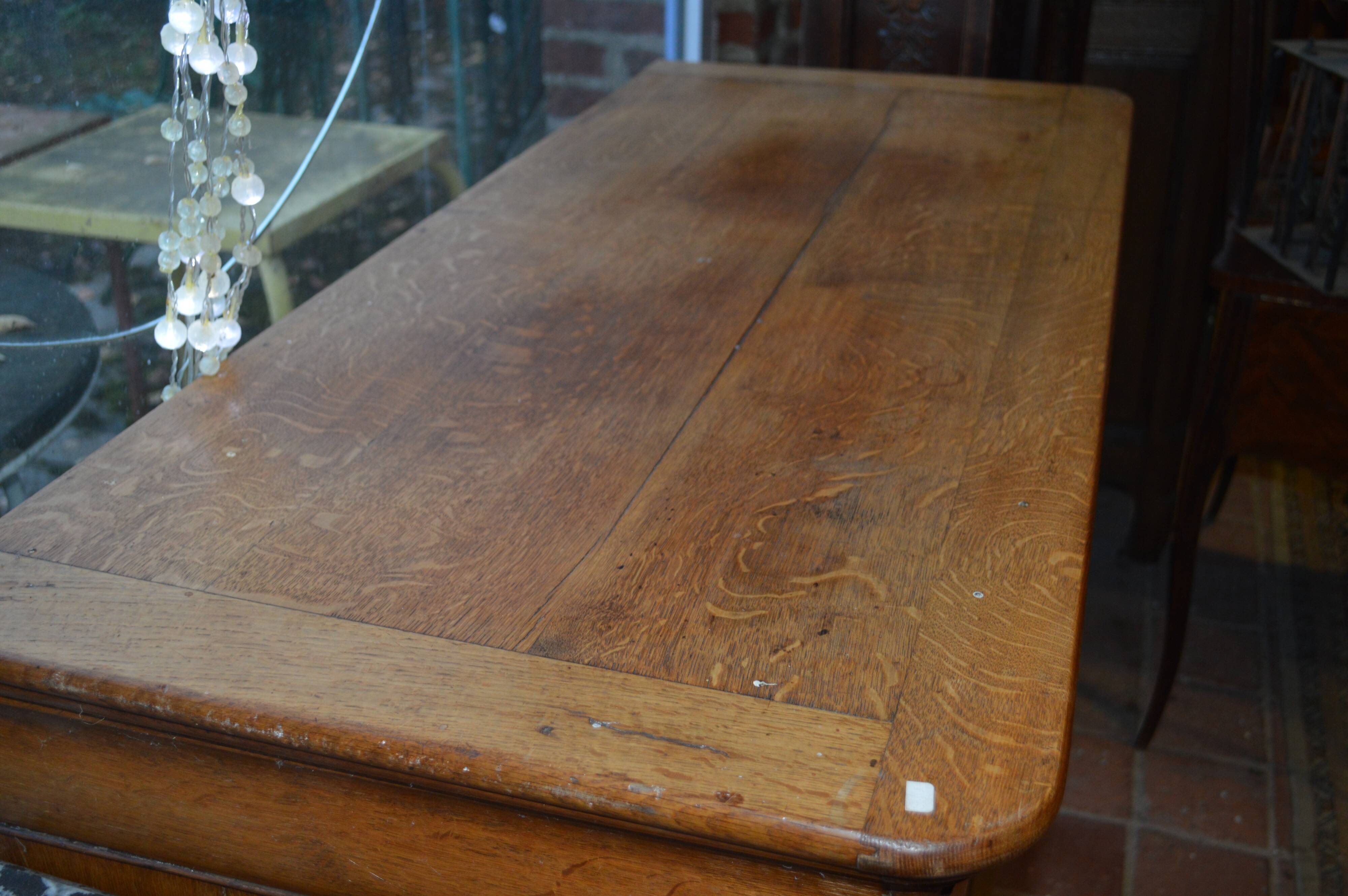 DRESSER STYLE LOUIS PHILIPPE OAK