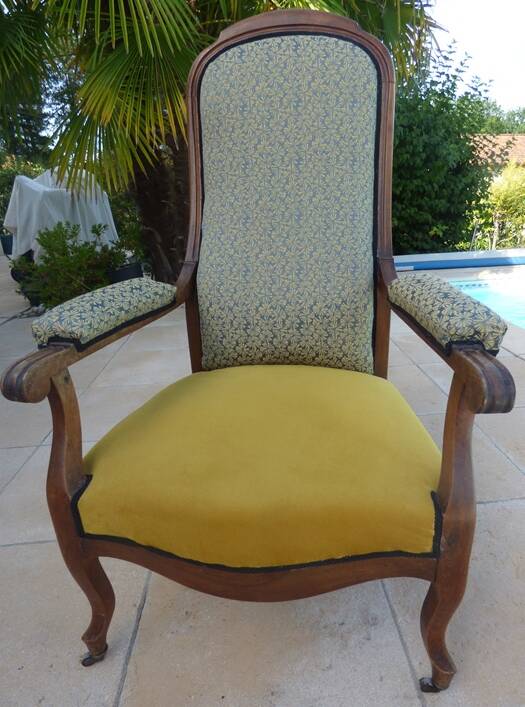 *Louis Philippe style Voltaire armchair in quality wood weathered by time - the backrest and l