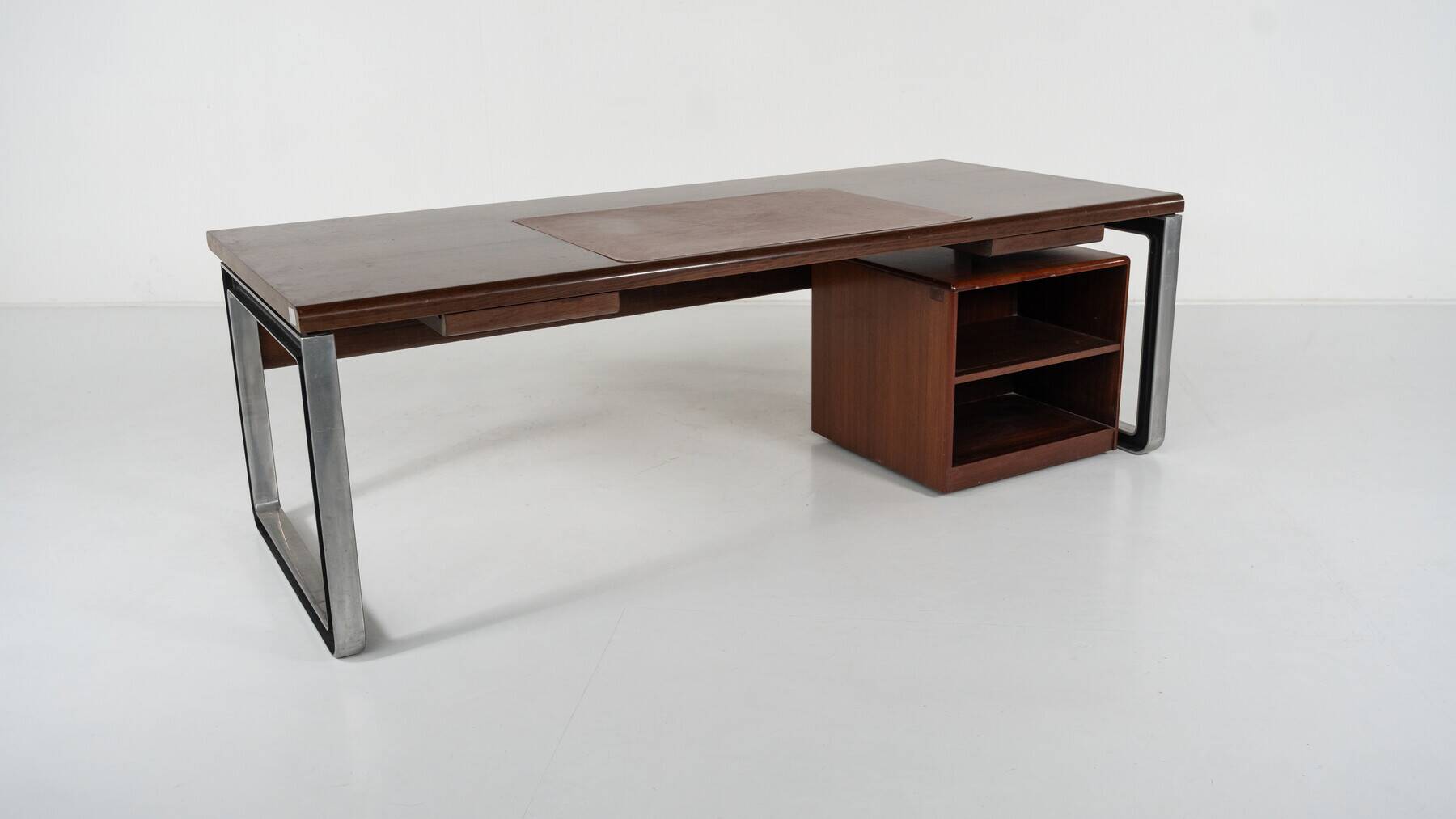 Mid-Century Modern T333 Desk by Oslvado Borsani and Eugenio Gerli for Tecno
