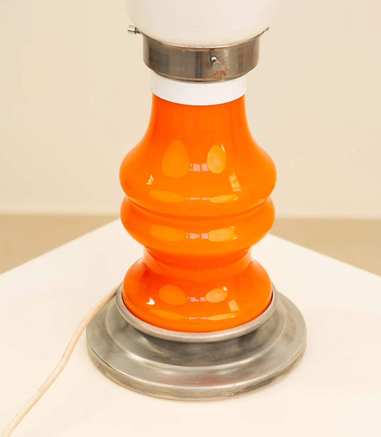 Lampe italienne orange & verre opaque 70's