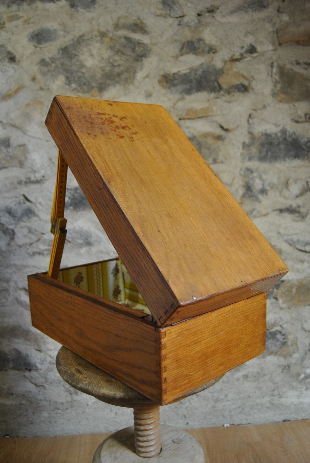 Vintage lined interior wooden long box