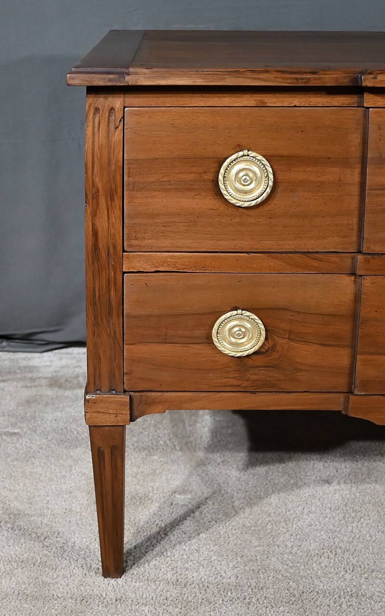 Walnut Jumping Commode, Louis XVI period – Late 18th century