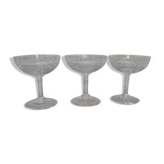 champagne glasses