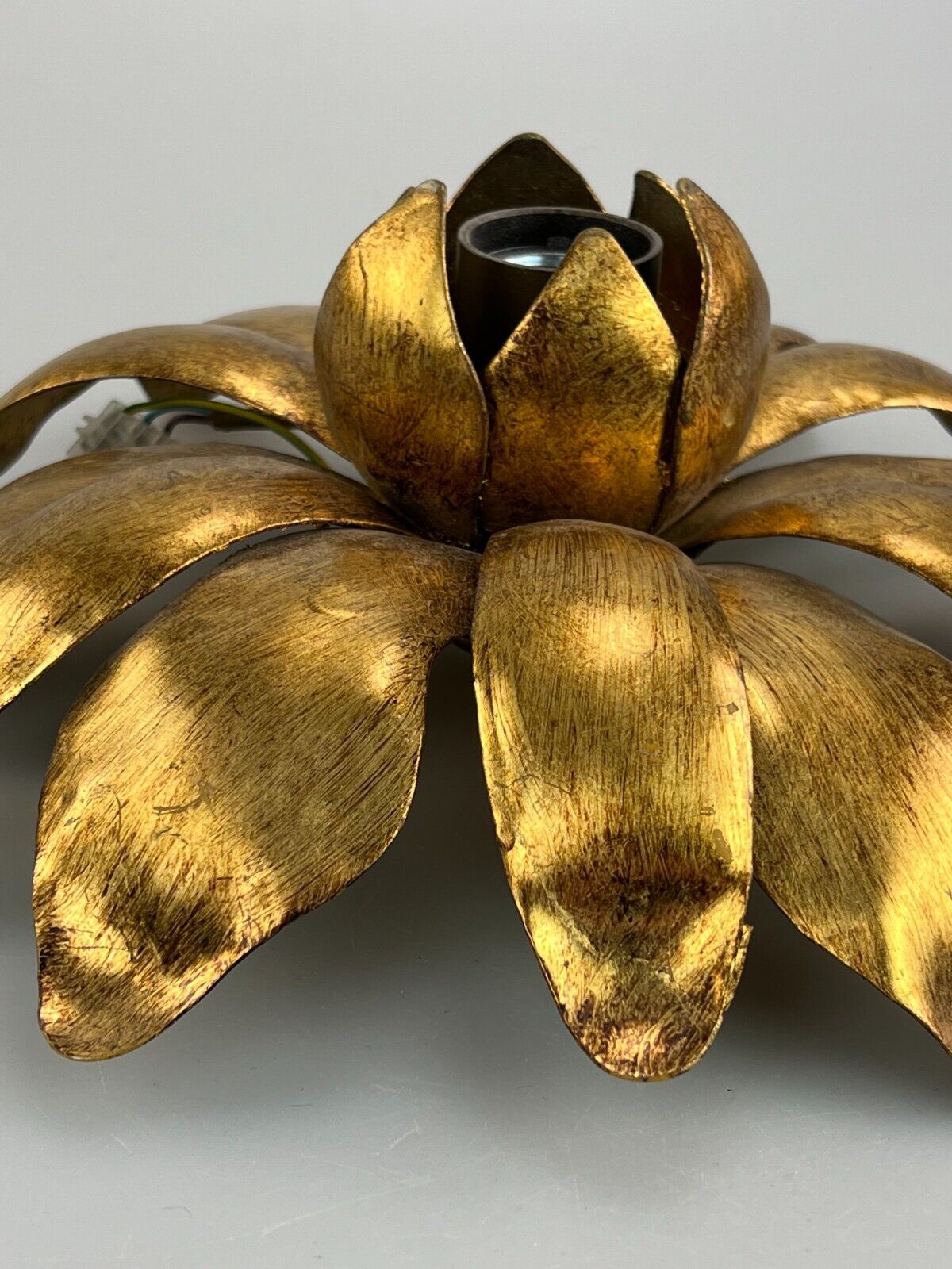 Wall sconce in brass