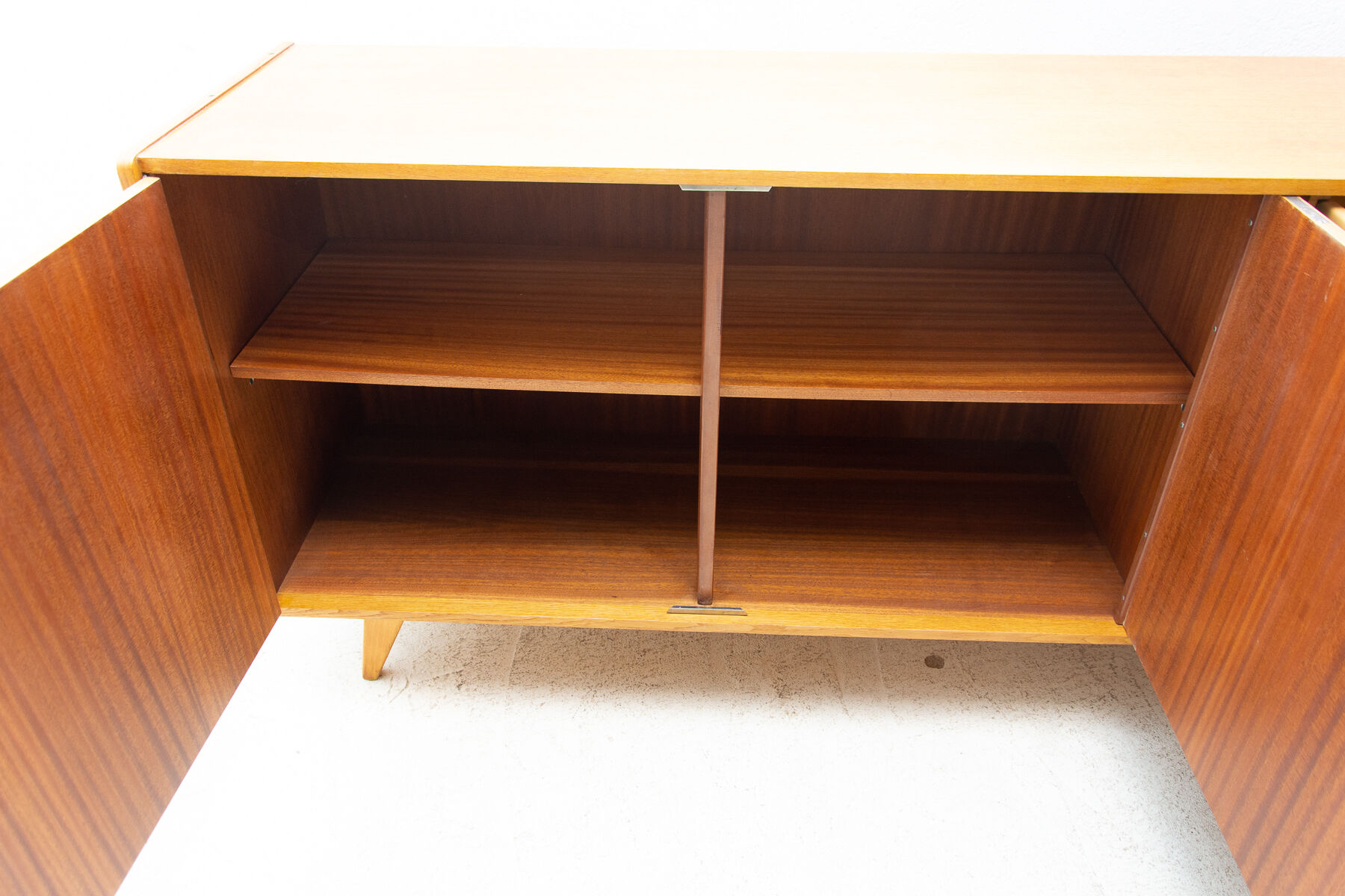 Mid Century U-460 sideboard by Jiří Jiroutek for Interiér Praha