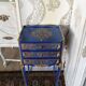 Table de chevet relookée classique – meuble décoratif bleu et doré