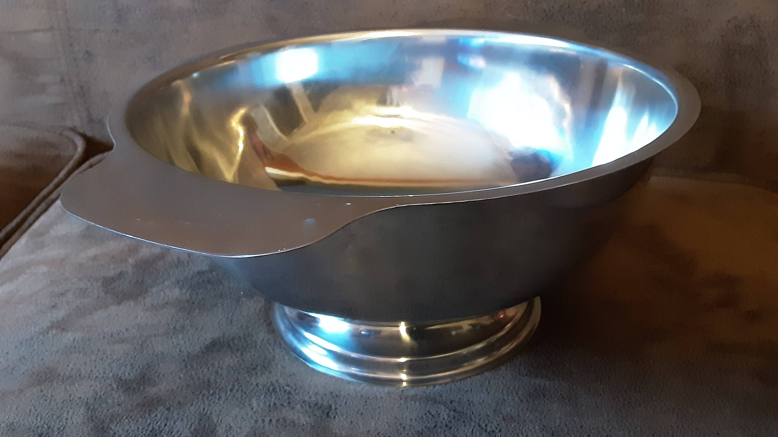 Stainless steel bowl