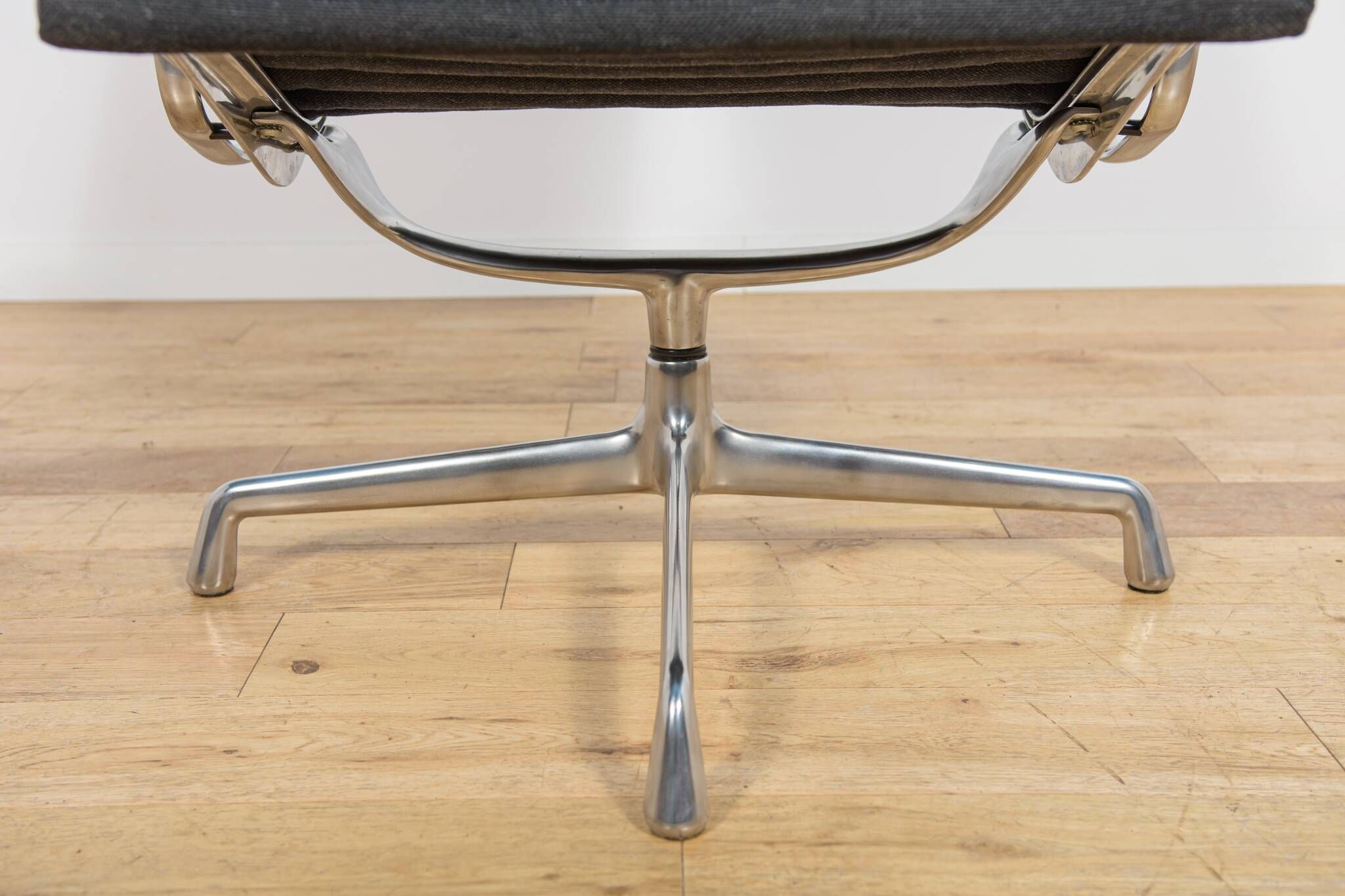 EA124 Lounge Chair by Charles & Ray Eames for Herman Miller, United States, 1980s