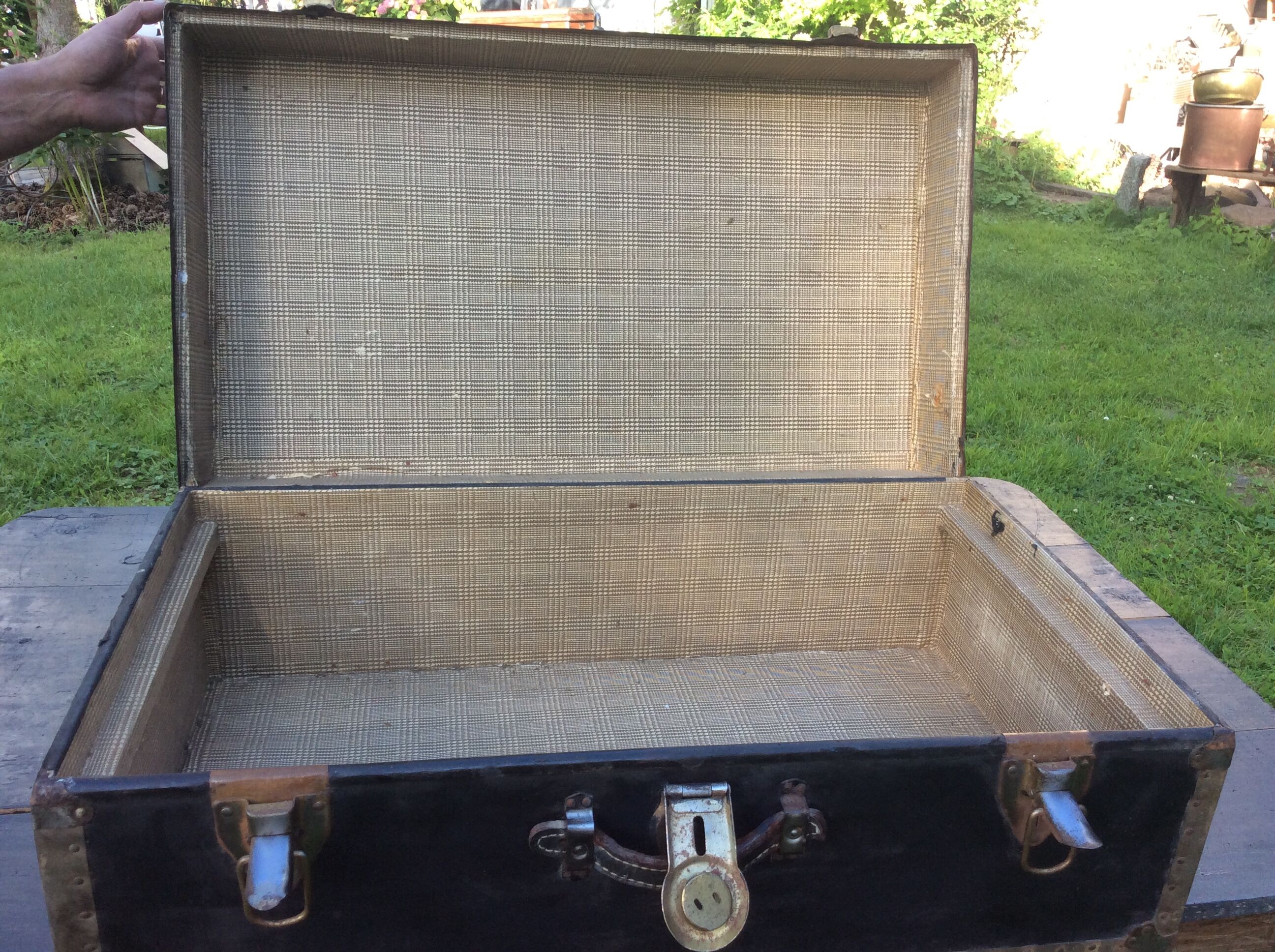 Beautiful renovated leather trunk