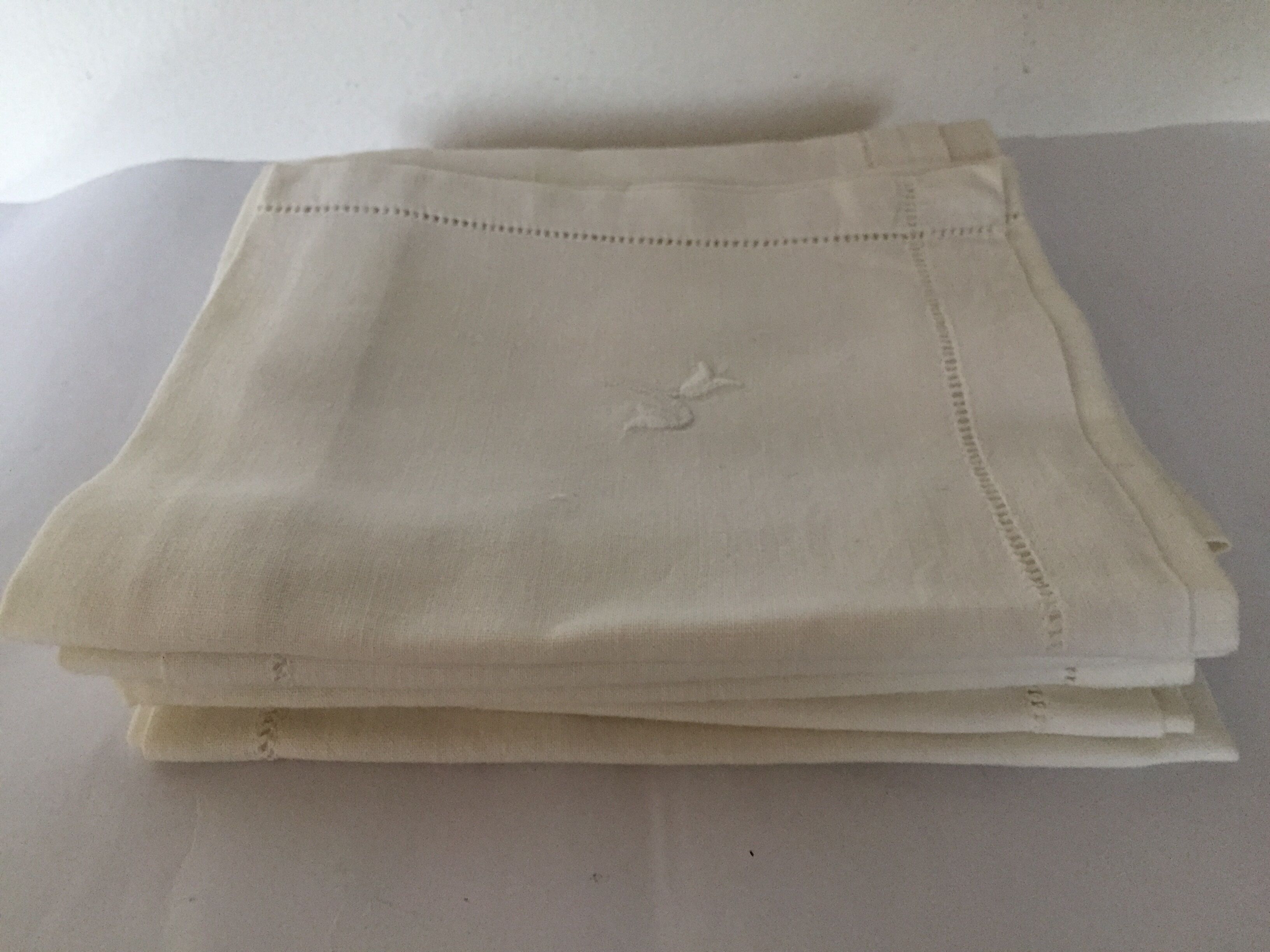 Set of 12 cotton napkins embroidered