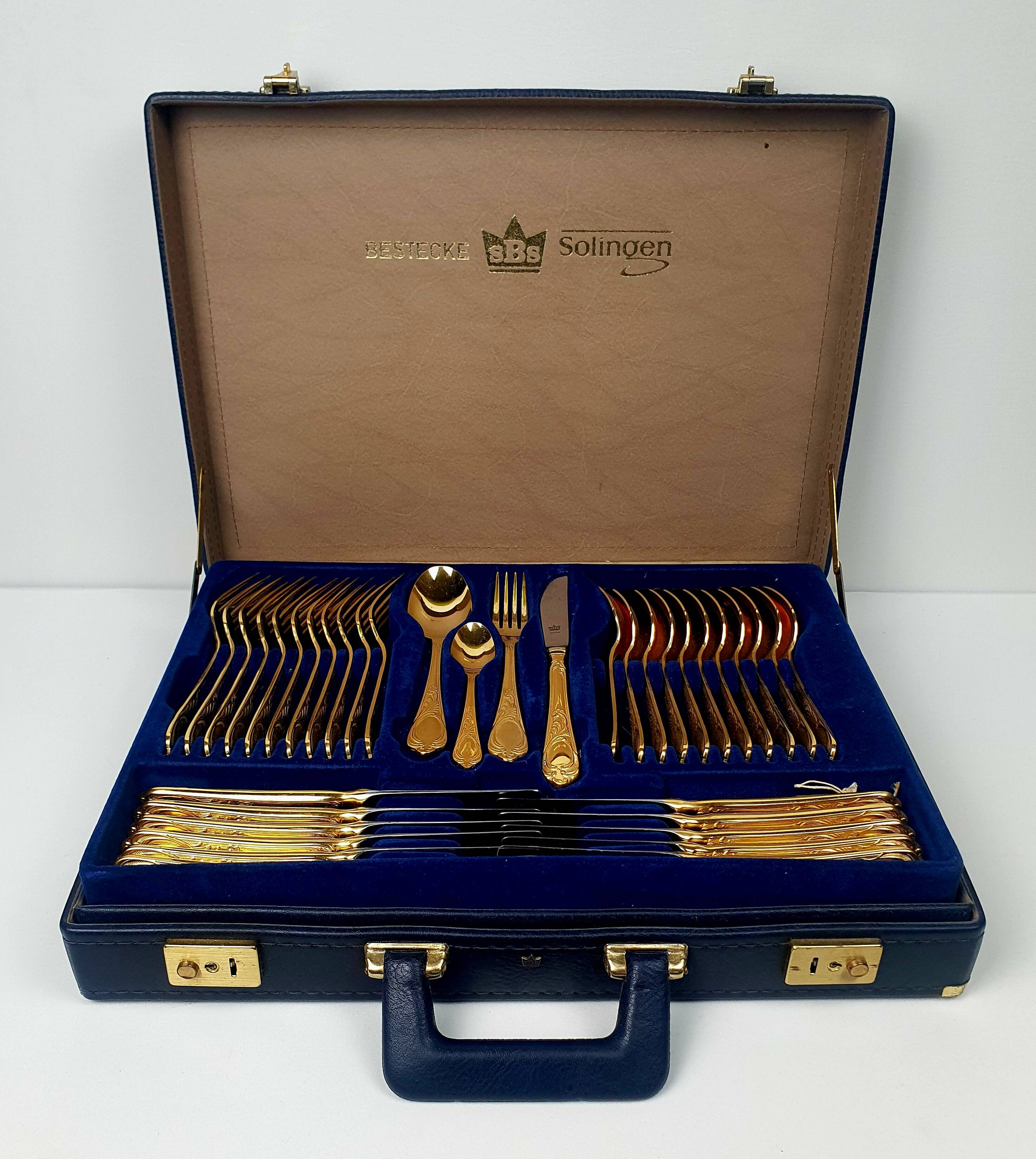 Cutlery set 70 gold plated pieces
