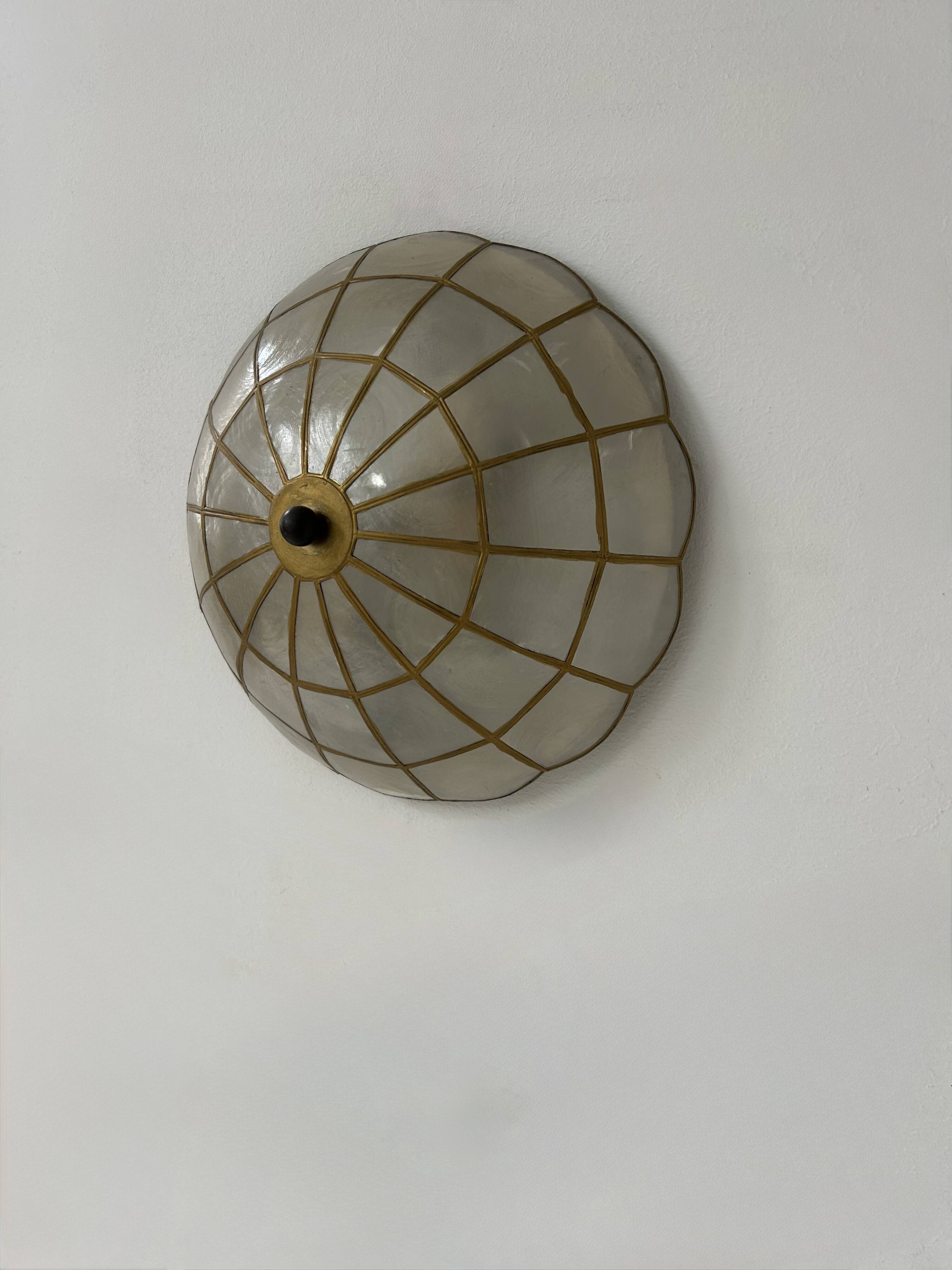 Paire d'applique vintage, nacre et laiton, France, 1980