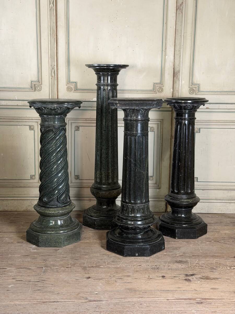 4 columns in green serpentine marble, around 1880