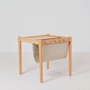 Table d'appoint danoise avec porte-revues par S.P. Jensen pour BRDR Furbo