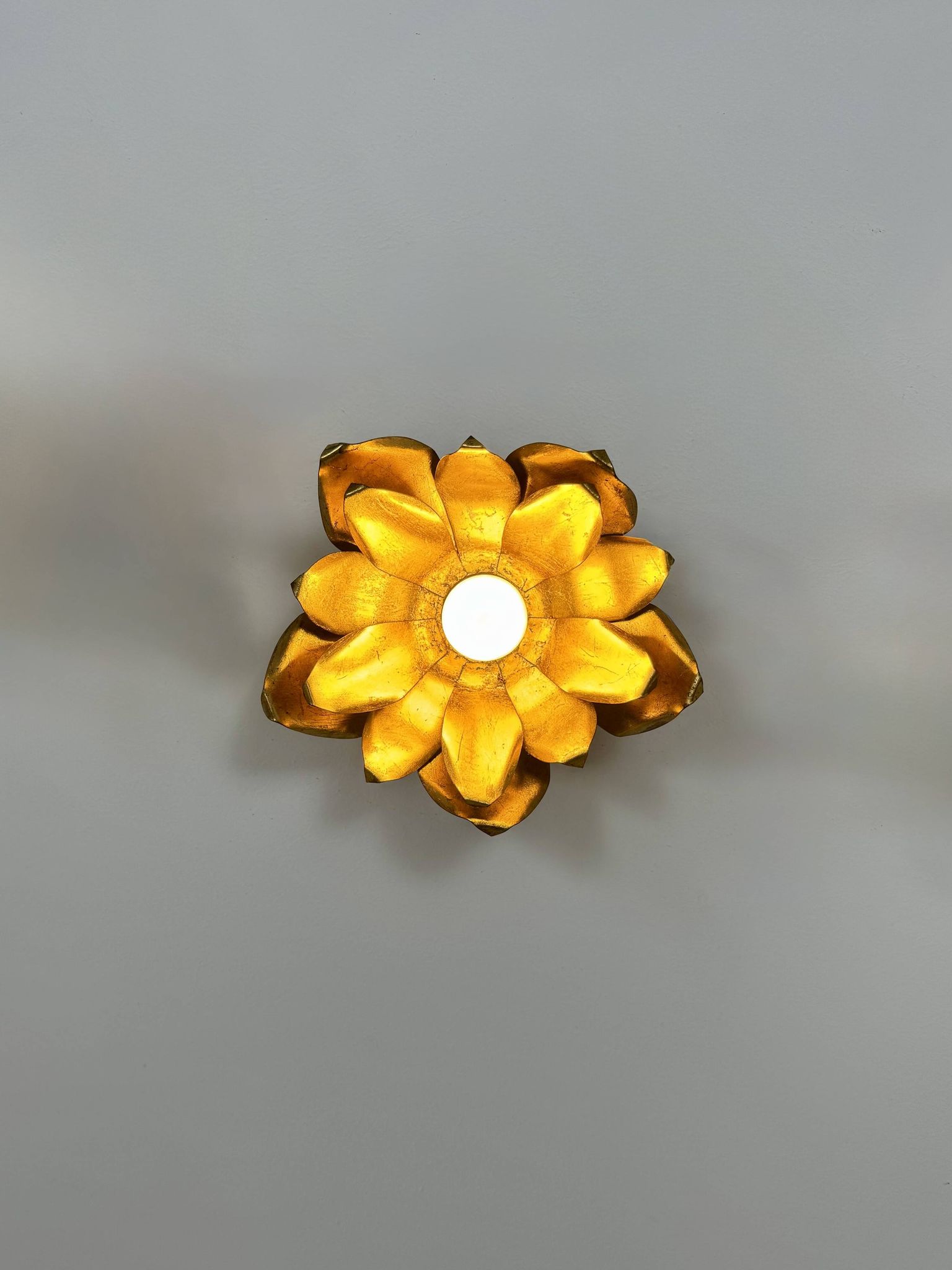Set of 3 vintage flower wall lights, gold metal, France, 1970.