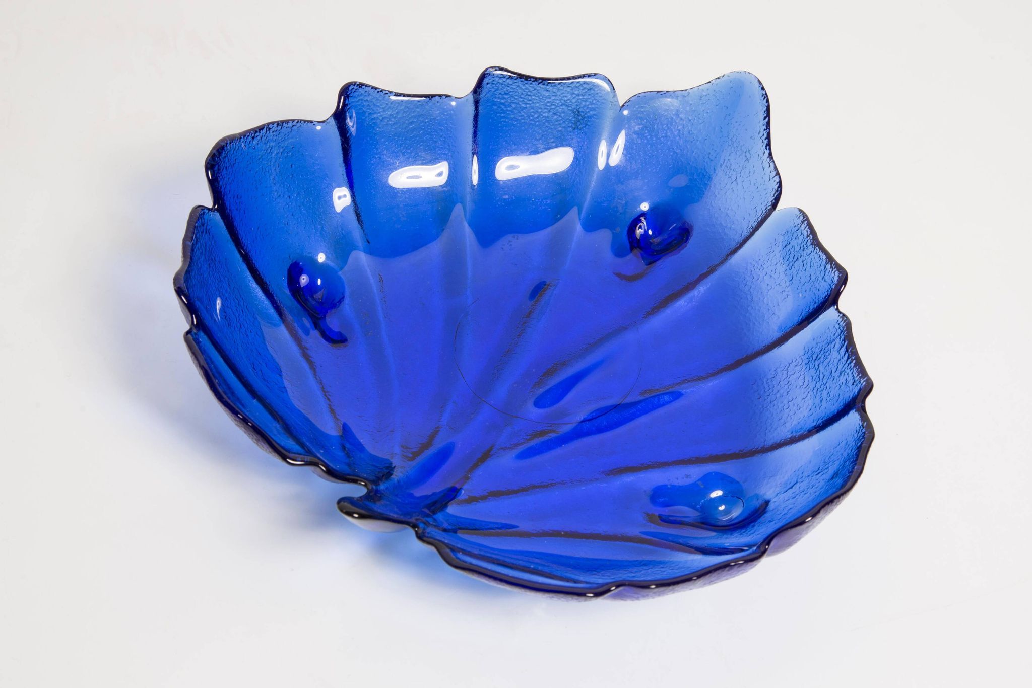 Decorative deep blue glass leaf plate, Italy, 1960s.