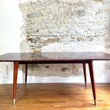 Extendable dining table compass feet