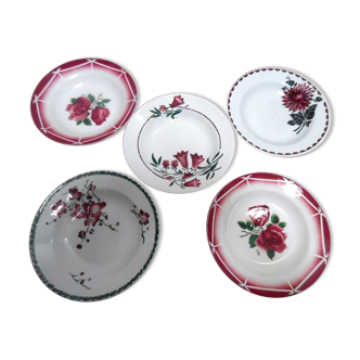 Cinq assiettes creuses  en faïence dépareillées