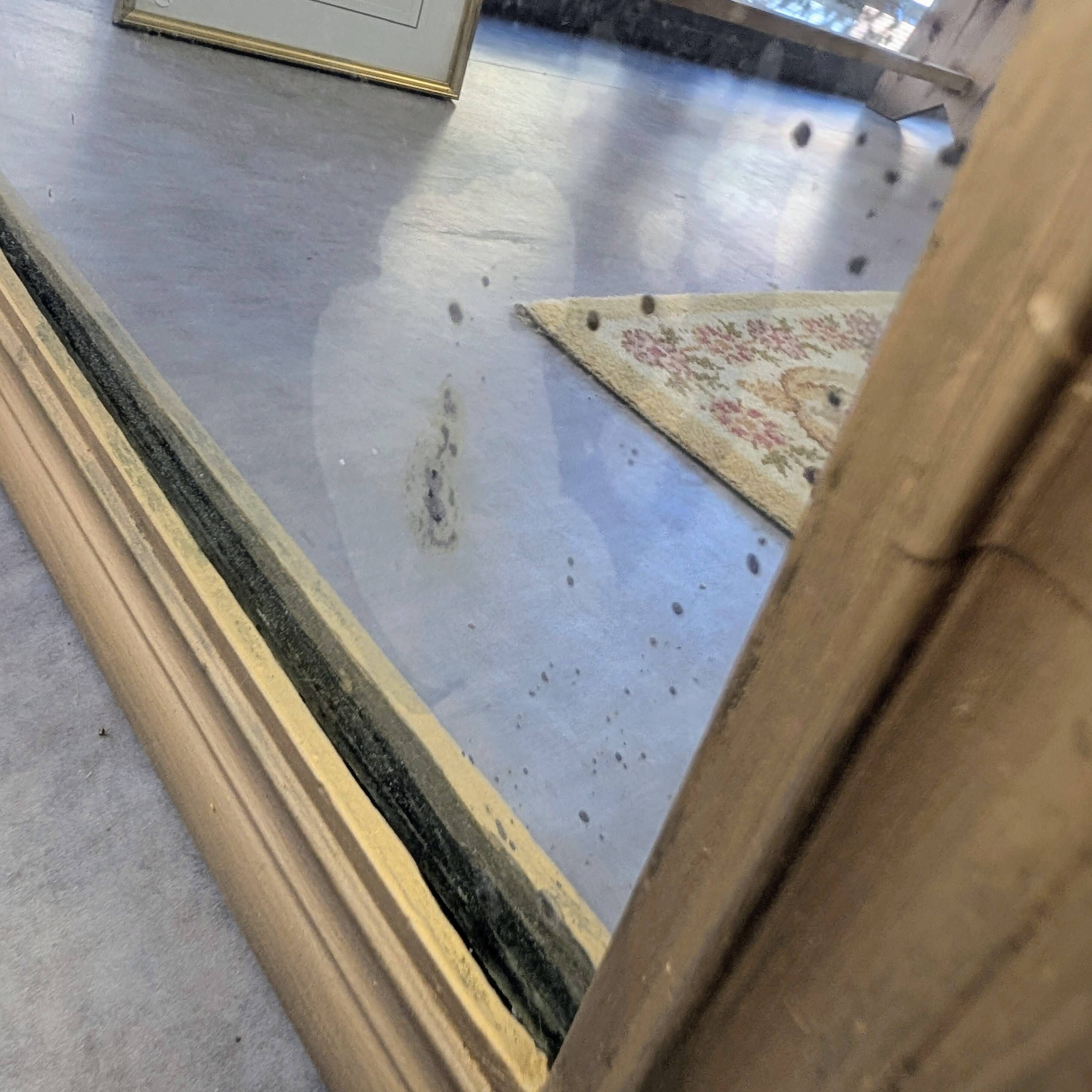Miroir Louis-Philippe doré 60x81cm