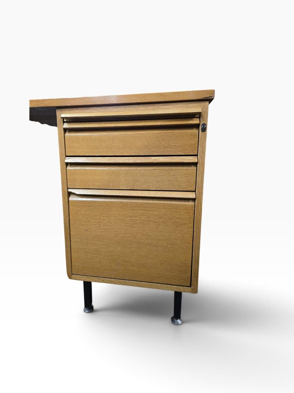 Vintage wooden desk Ekaa