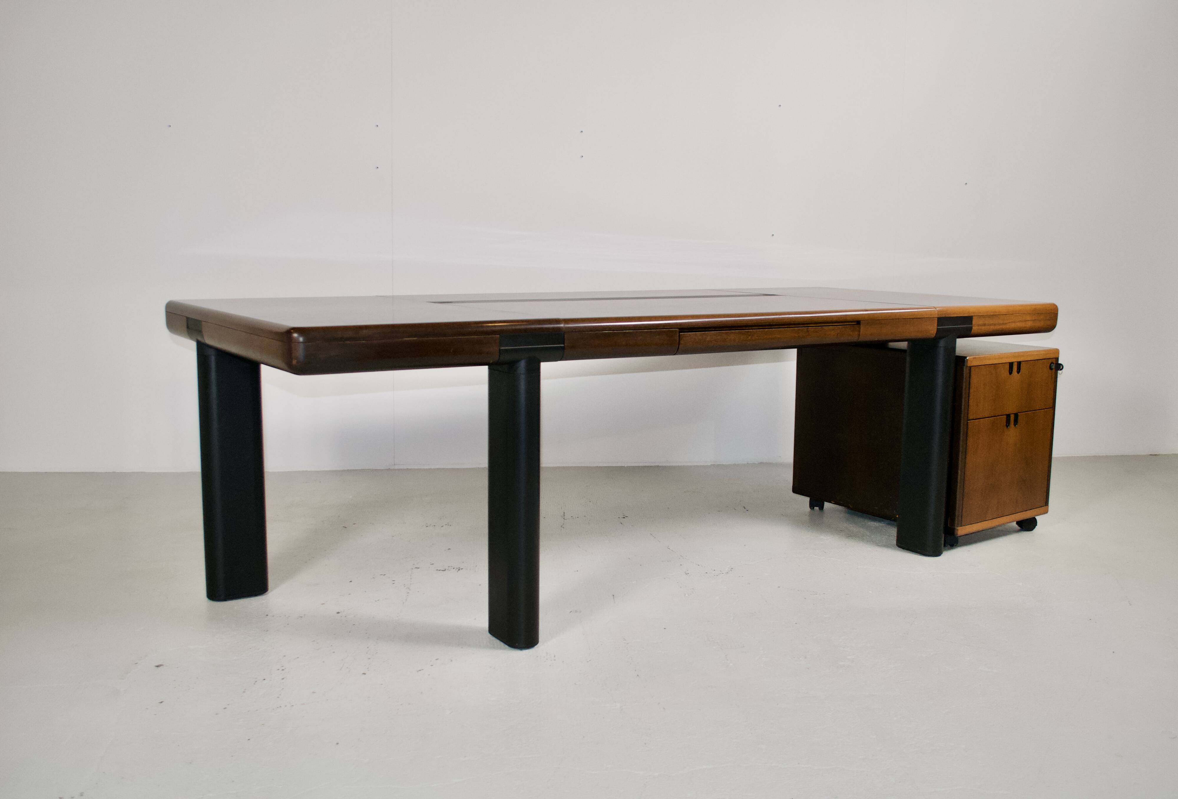 Important walnut executive desk for faram 1957 italy publisher 80's