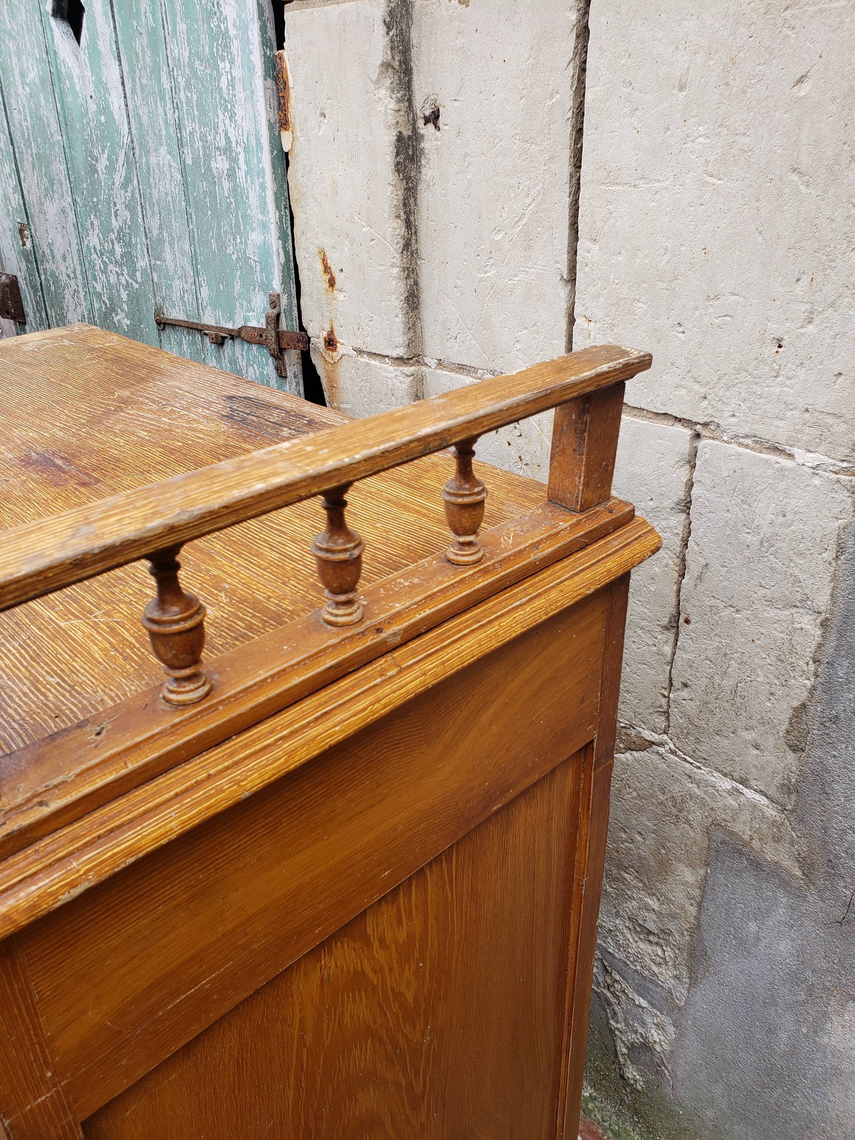 Counter box store furniture store 1900