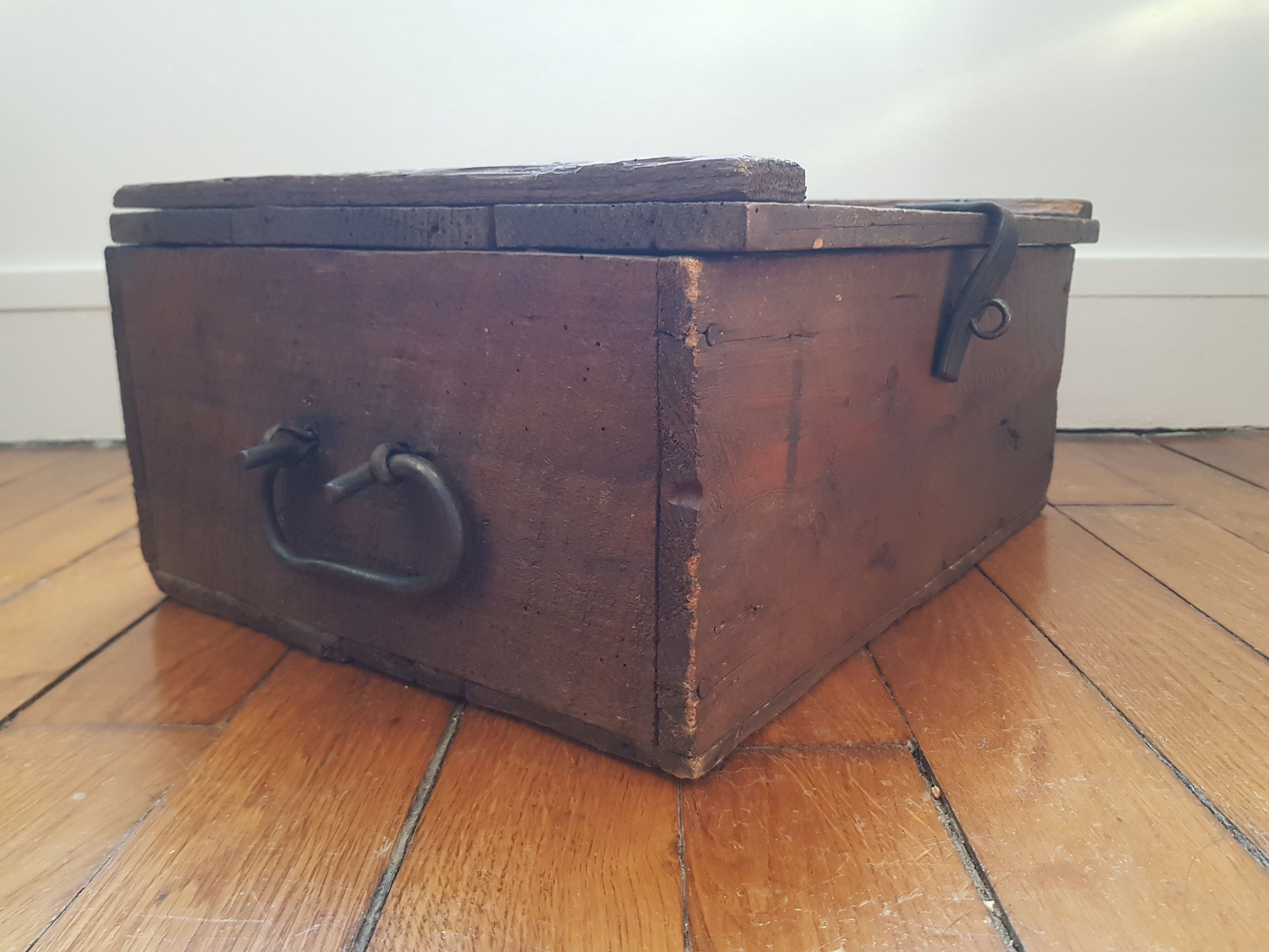 Wooden box