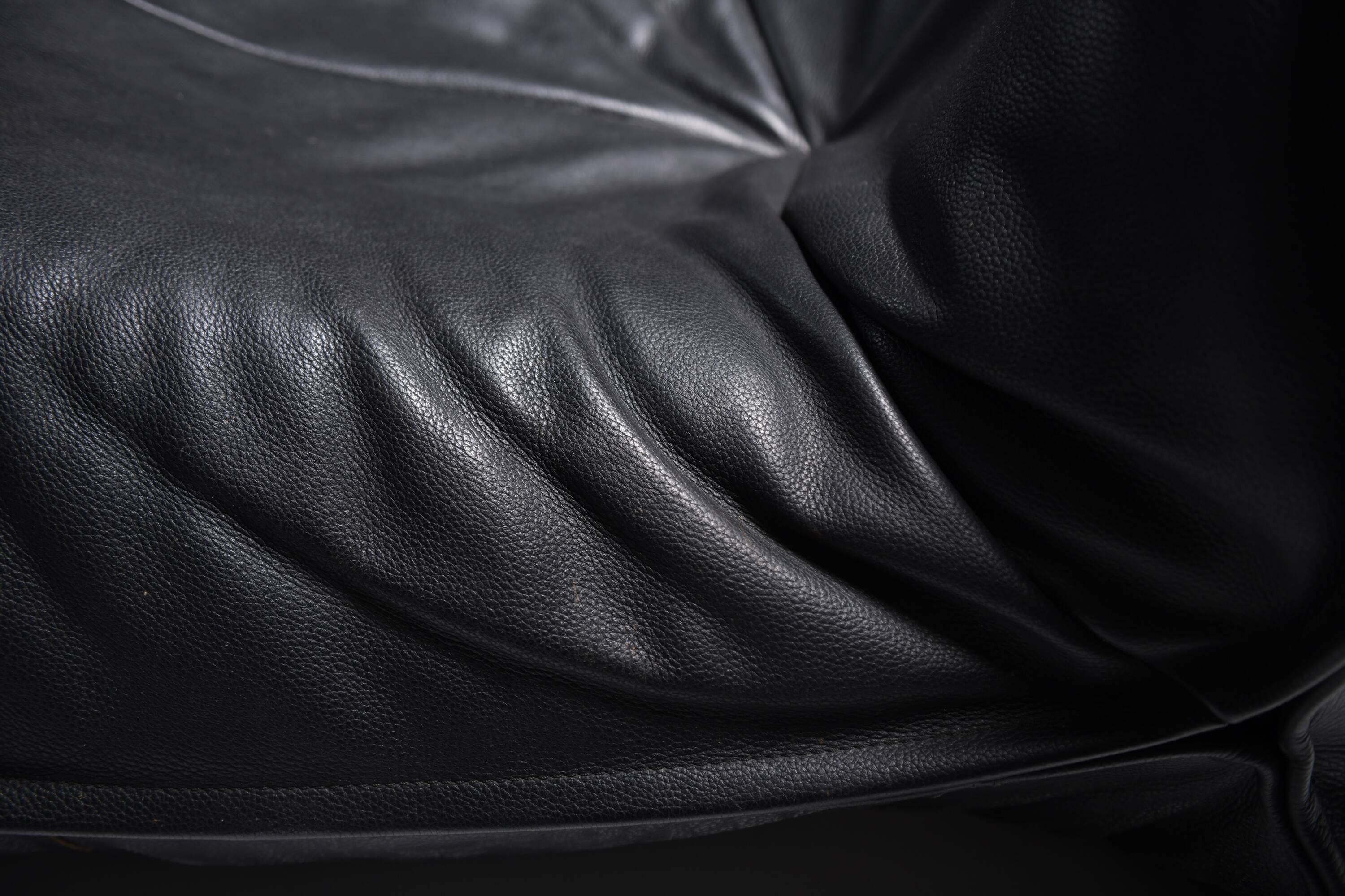 Exceptional YOKO lounge sofa in original leather by Michel Ducaroy - Ligne Roset