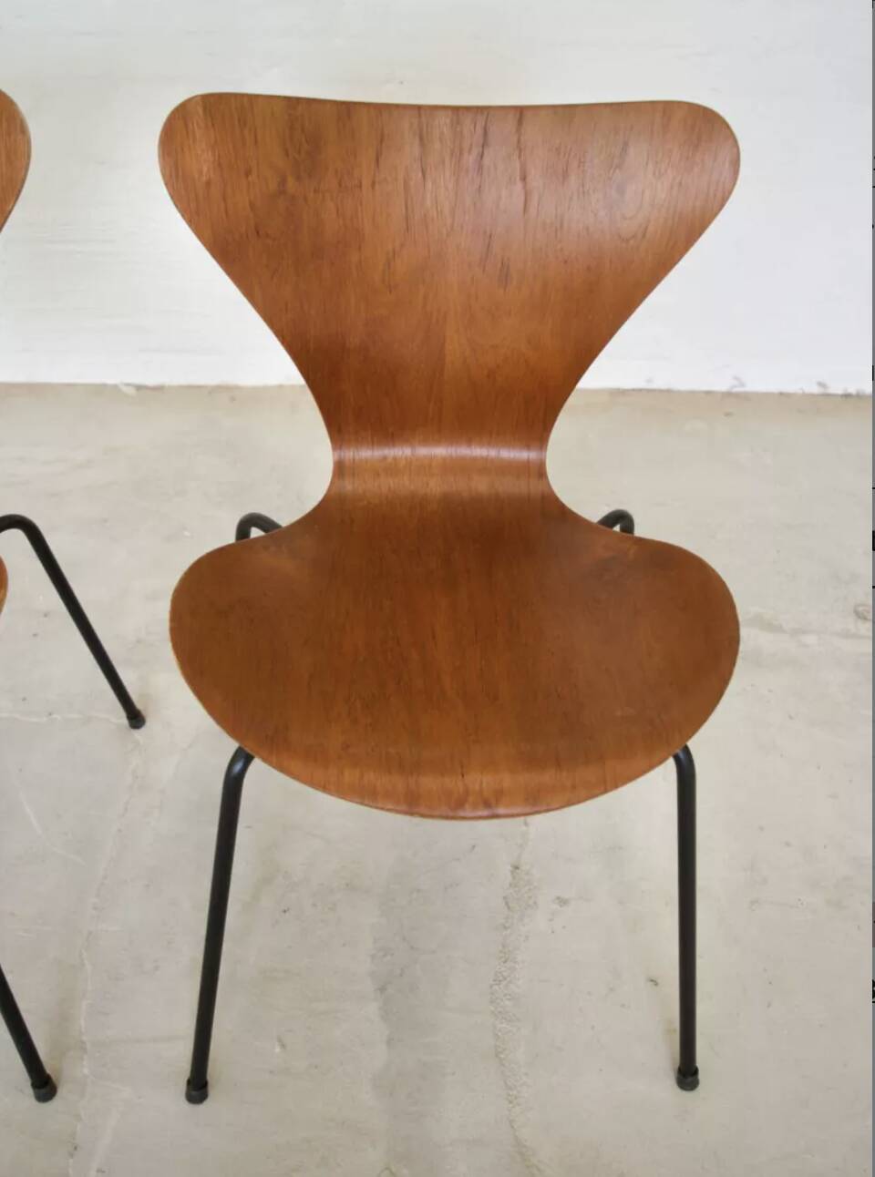 Model 3107 Dining Chairs In Teak By Arne Jacobsen For Fritz Hansen.