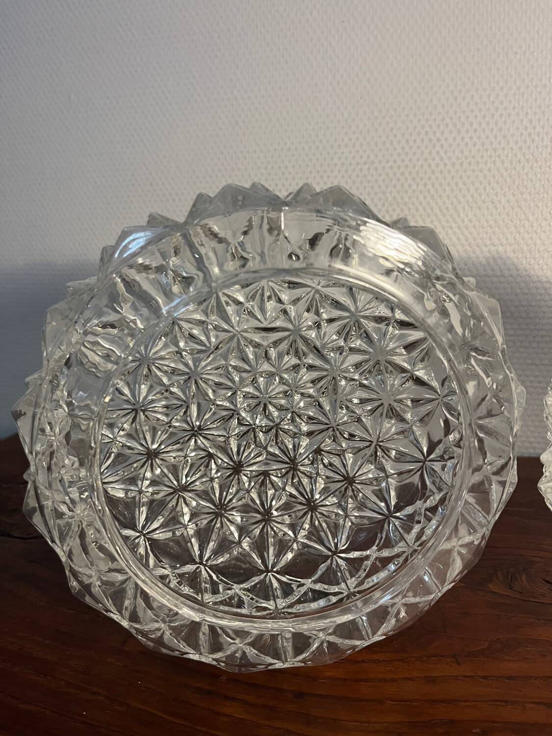 Paire d'appliques, plafonniers ronds en verre ciselé, années 60