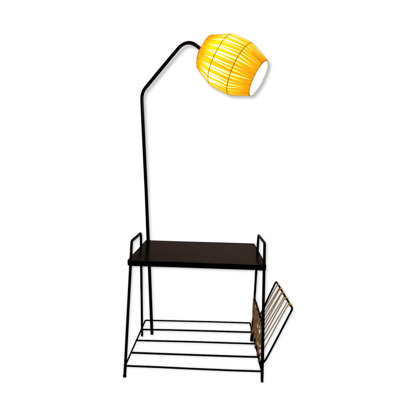 Lampadaire porte-revues