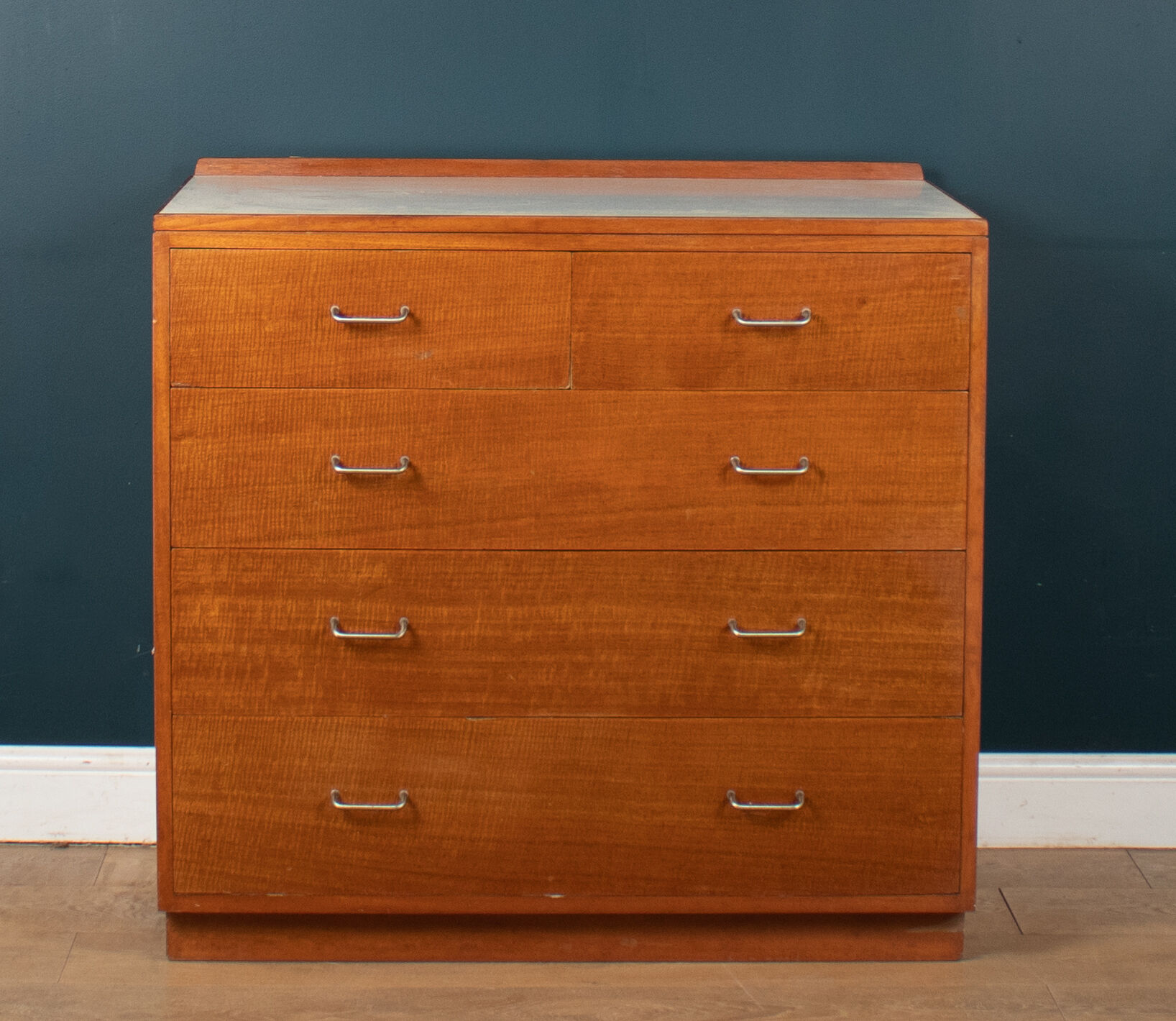 Commode scandinave